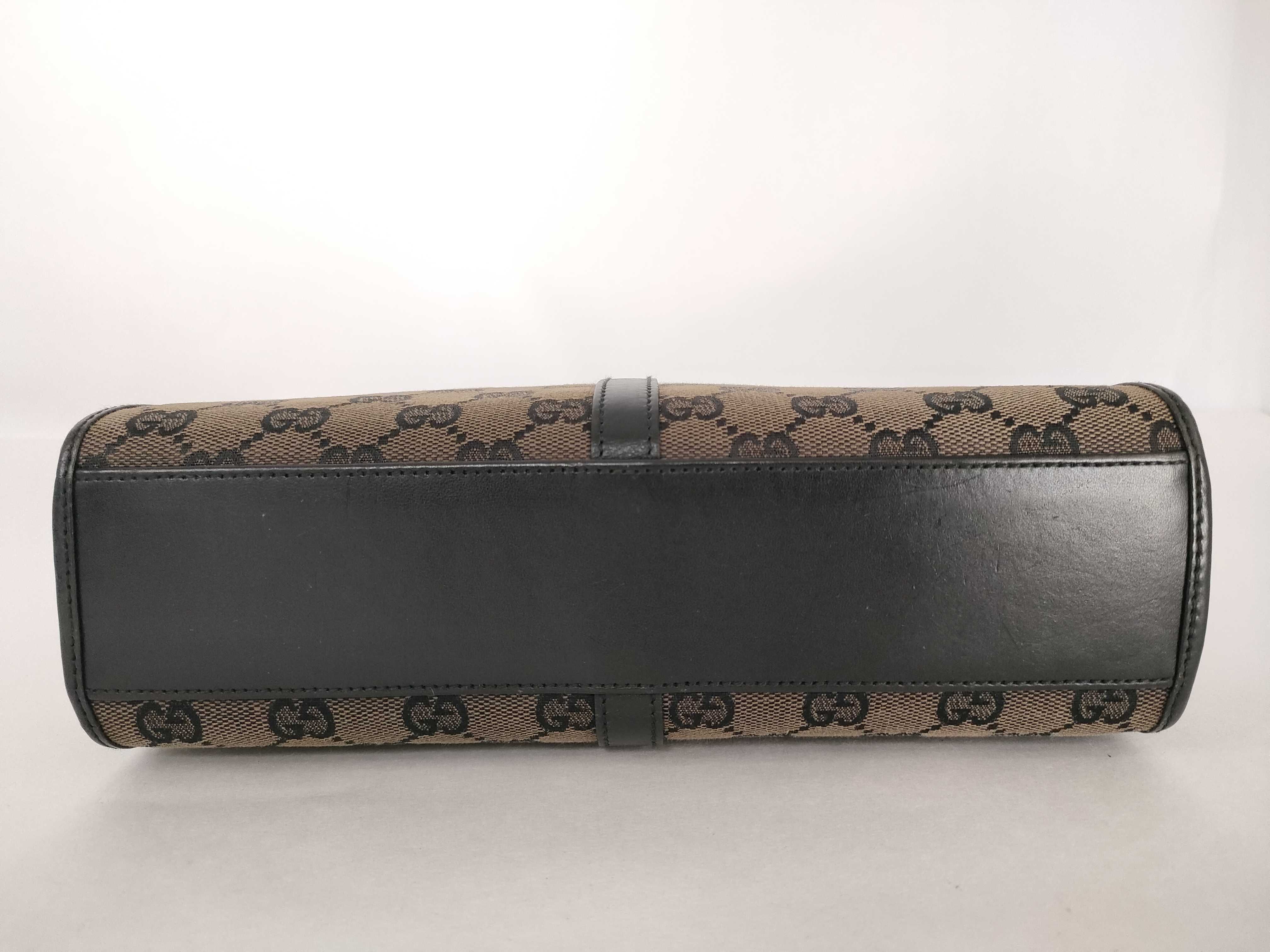 GG Canvas Gucci Shoulder Handbag — view 7