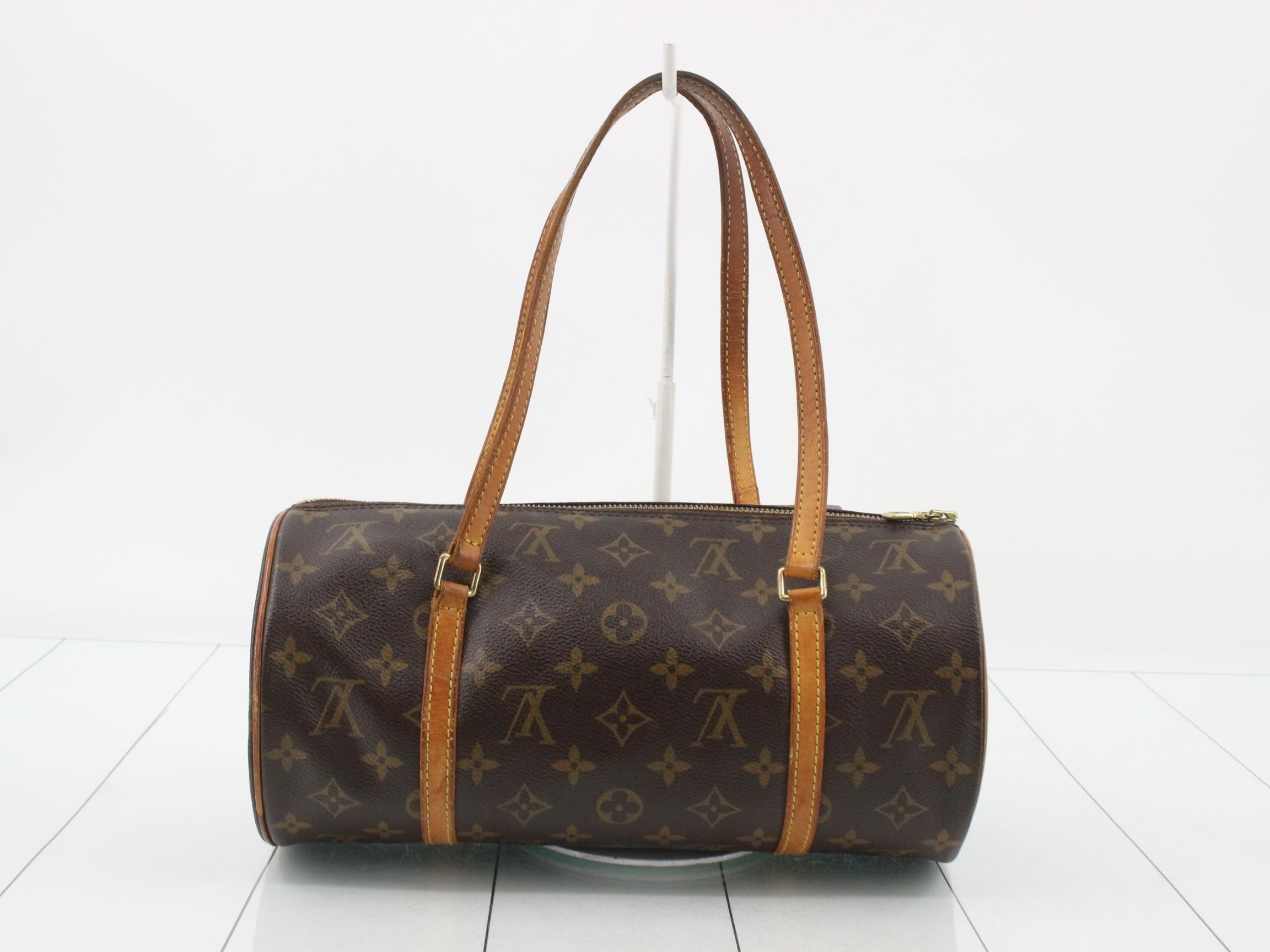 Papillon with pouch — view 2