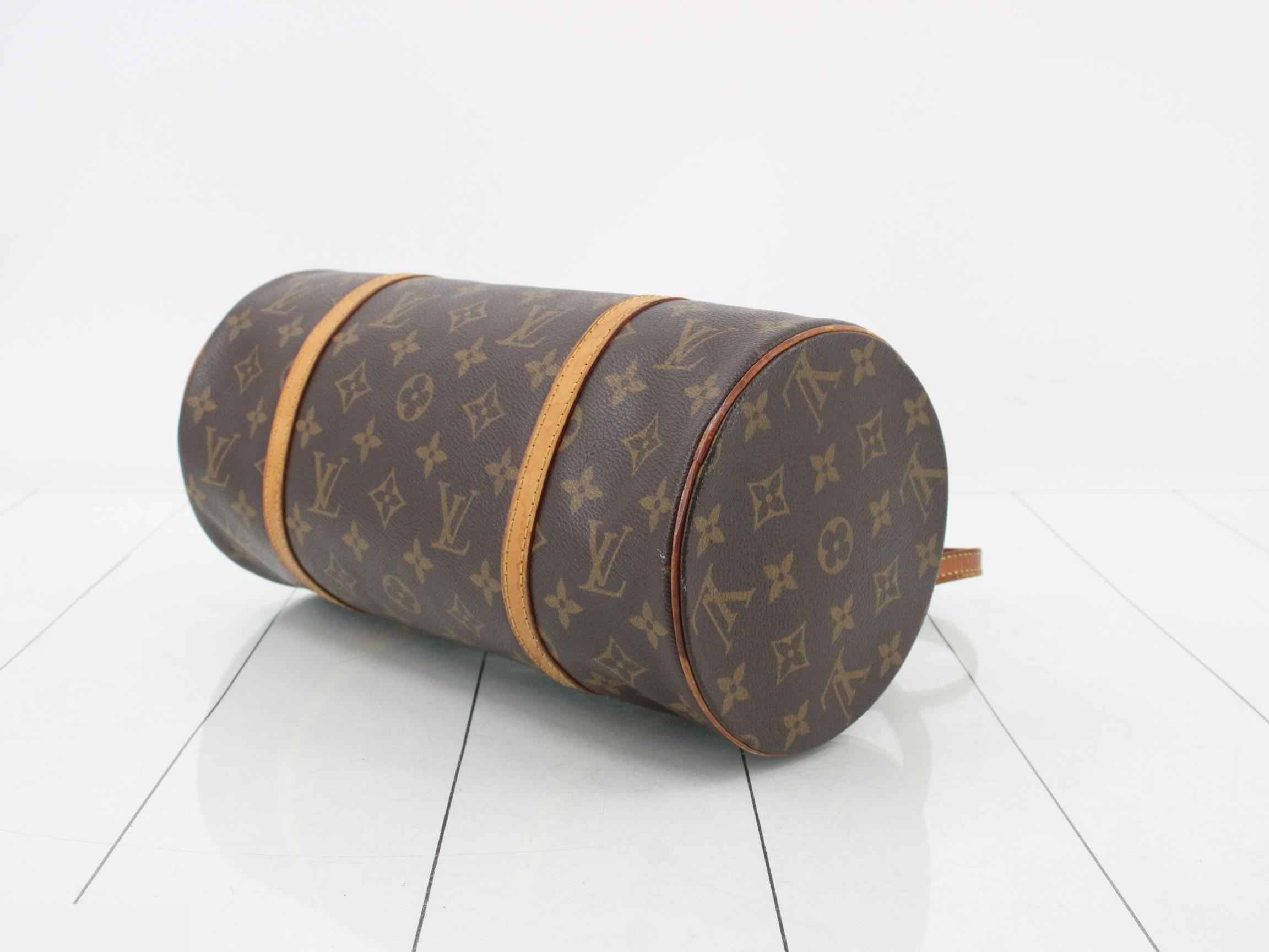 Papillon with pouch — view 6