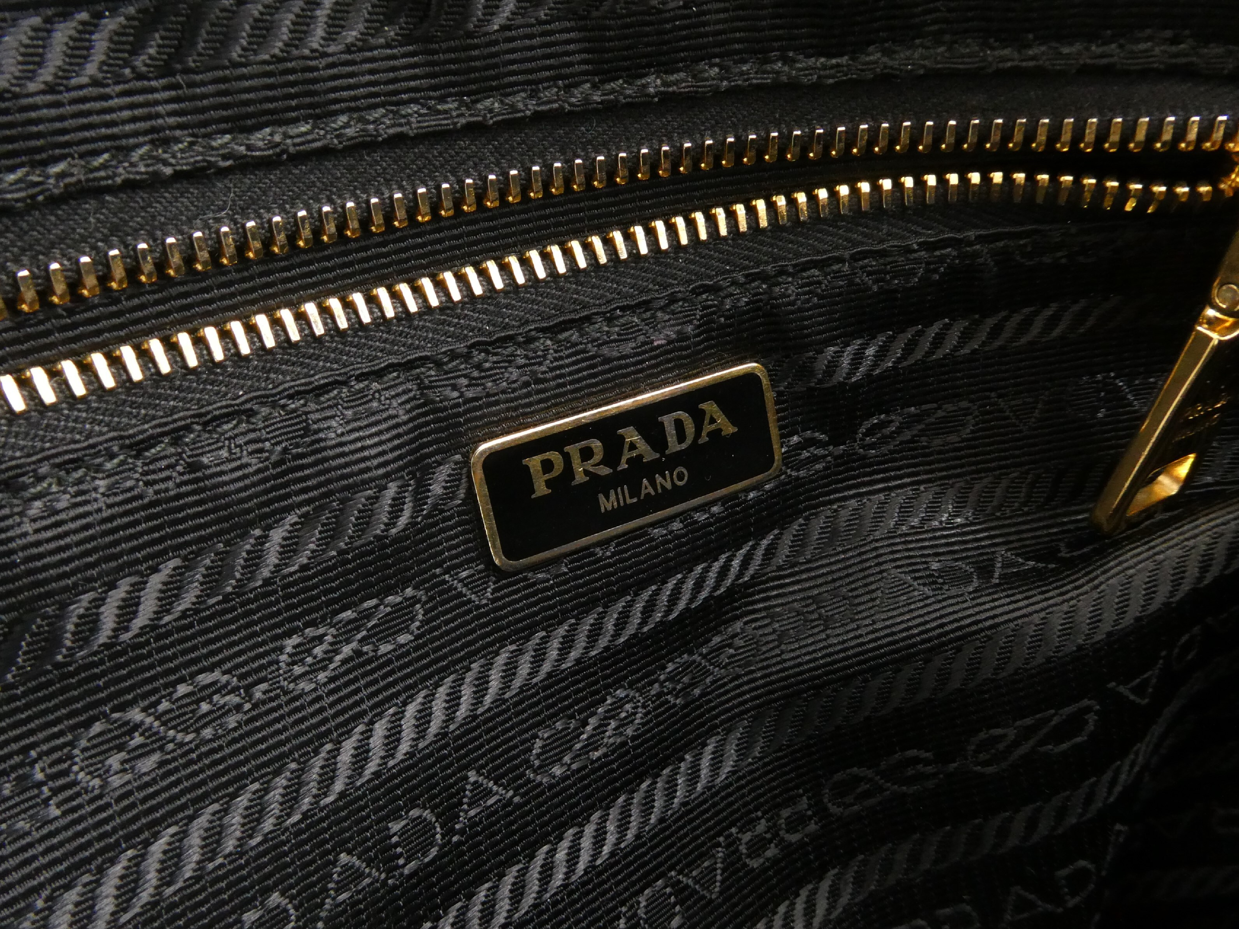 logo leather shoulder bag — view 8
