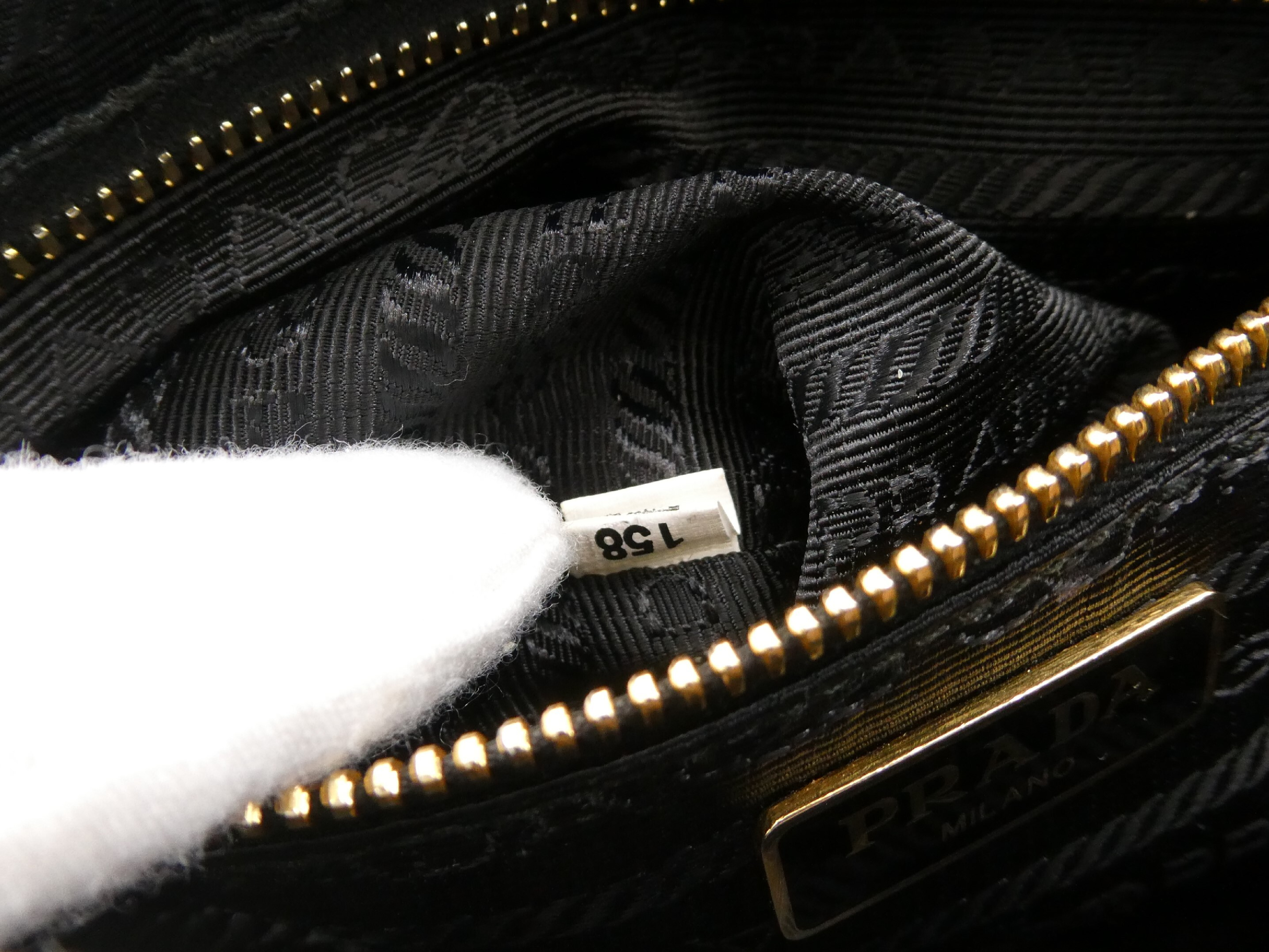 logo leather shoulder bag — view 9