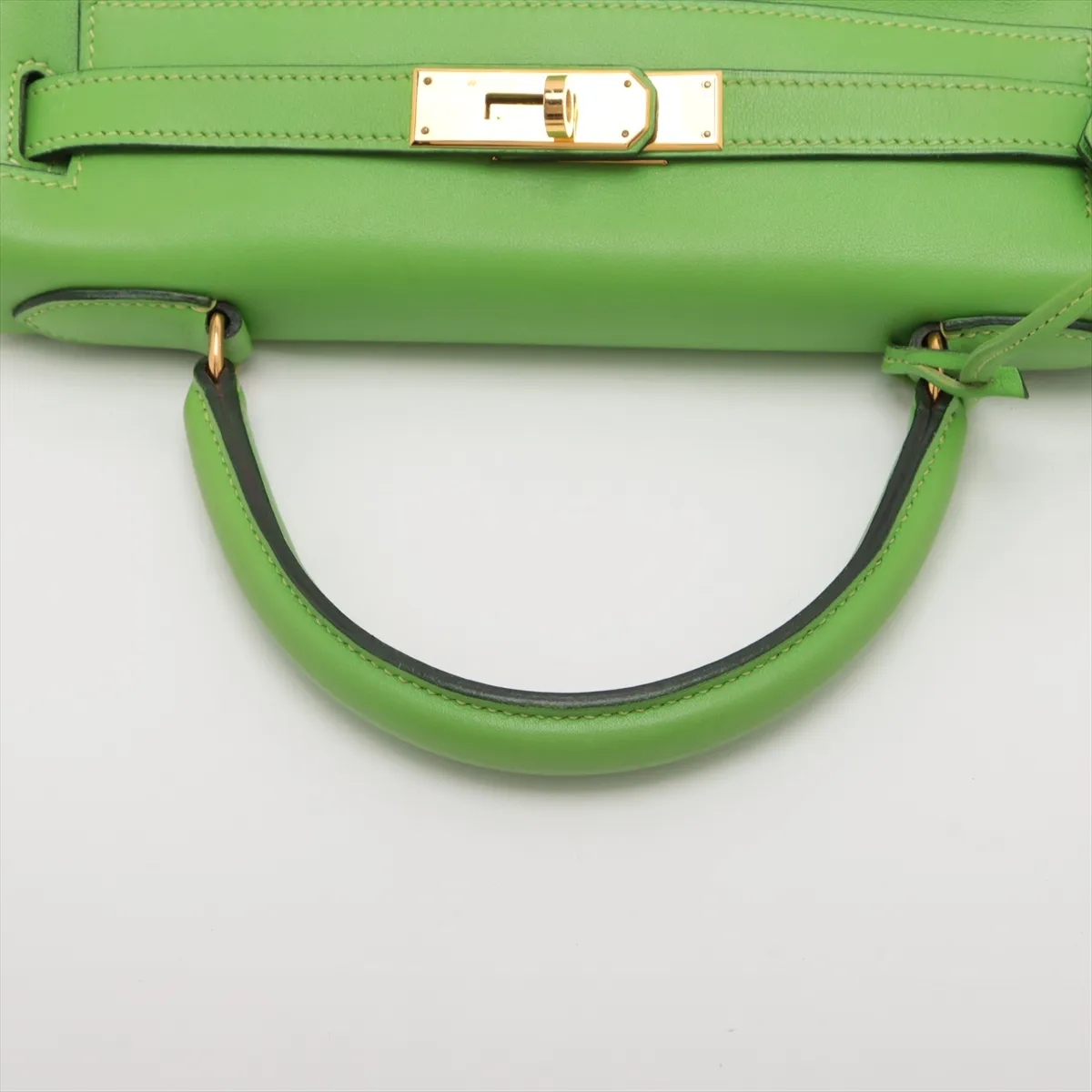 [Individually packaged] Hermes Kelly 28 Retourne Veau Gulliver Apple Green Gold Hardware A: 1997 — view 5