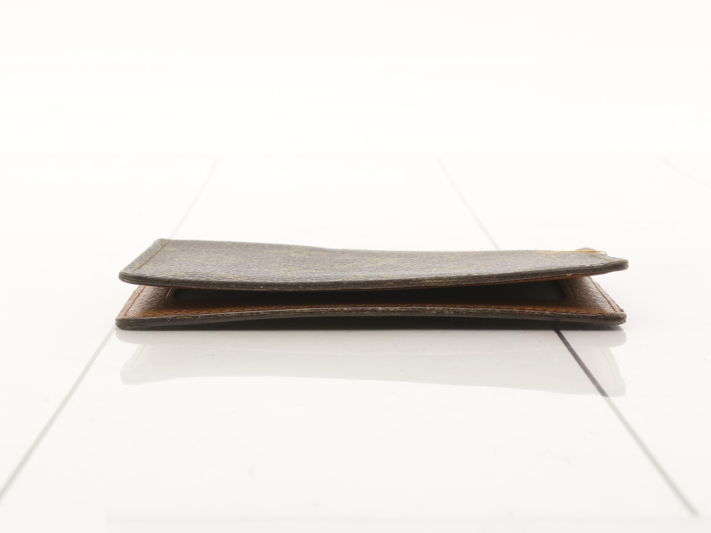 Card case — view 3