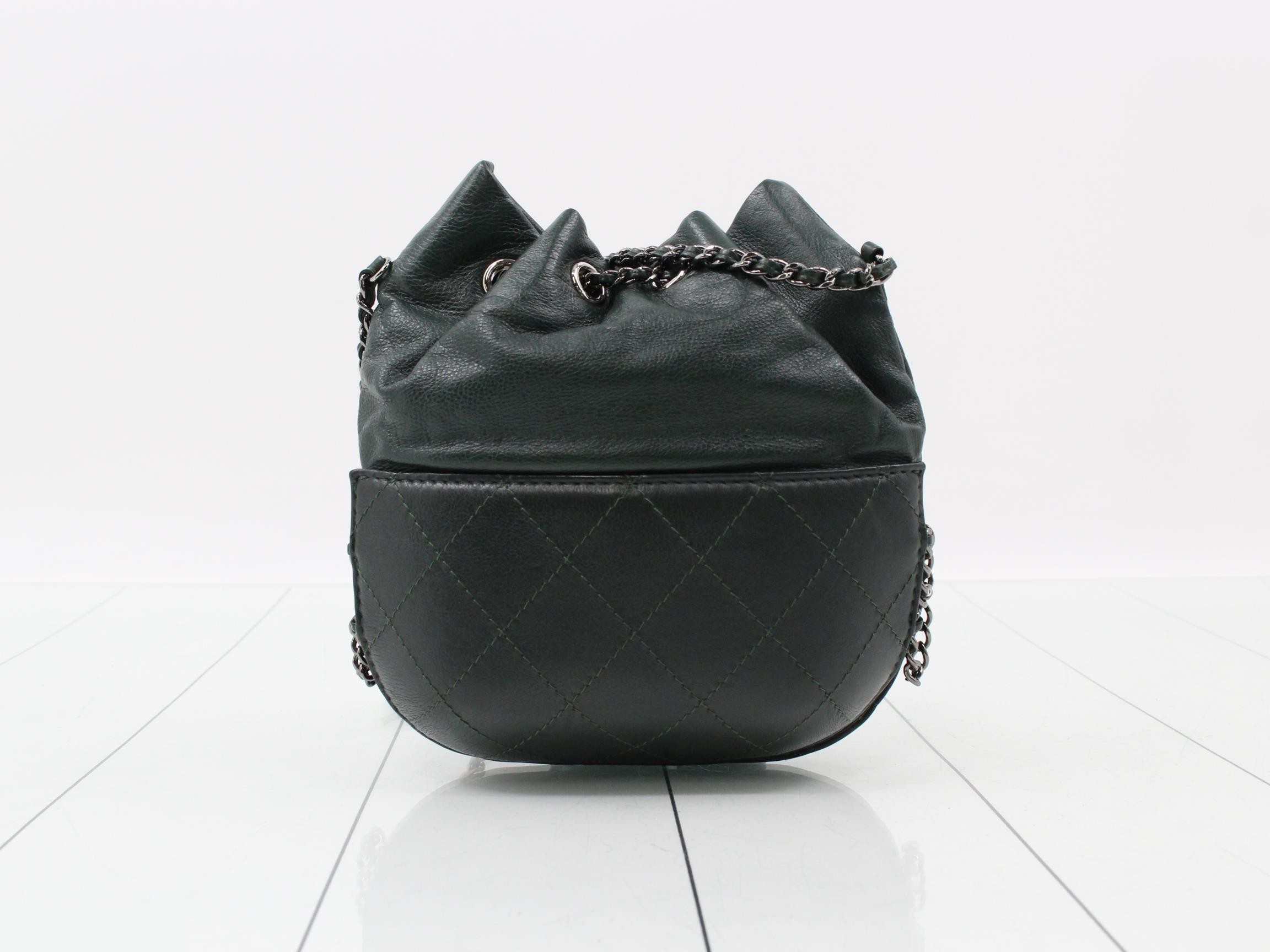 Leather Coco Mark drawstring chain shoulder bag, green — view 2