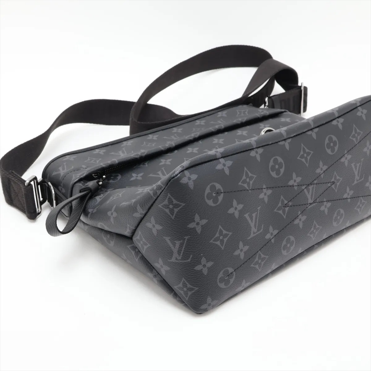 Monogram Eclipse Bussas Zip M45216 AR1200 Black — view 4