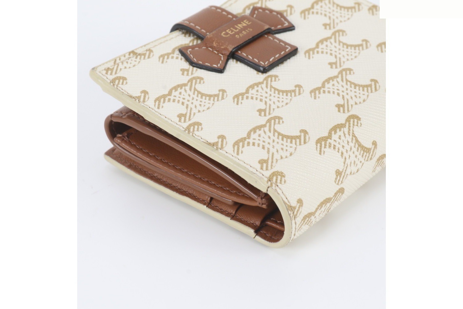 Triomphe Canvas Strap Wallet Leather Bi-fold Wallet — view 5