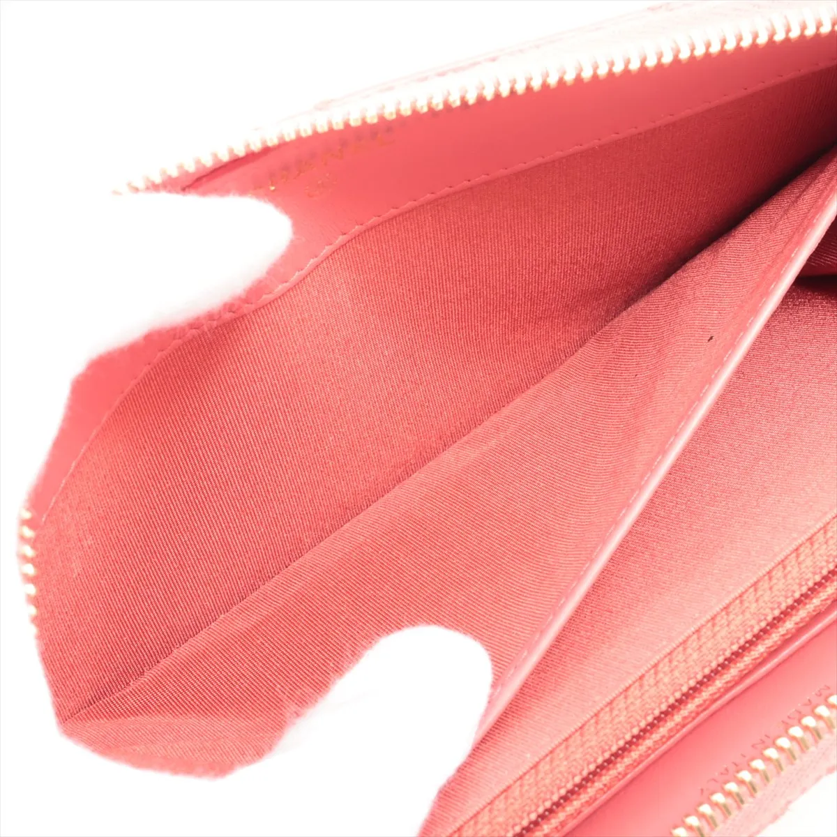 Matelassé Leather Round Zip Wallet, Pink with Gold Hardware, 24313237 — view 4