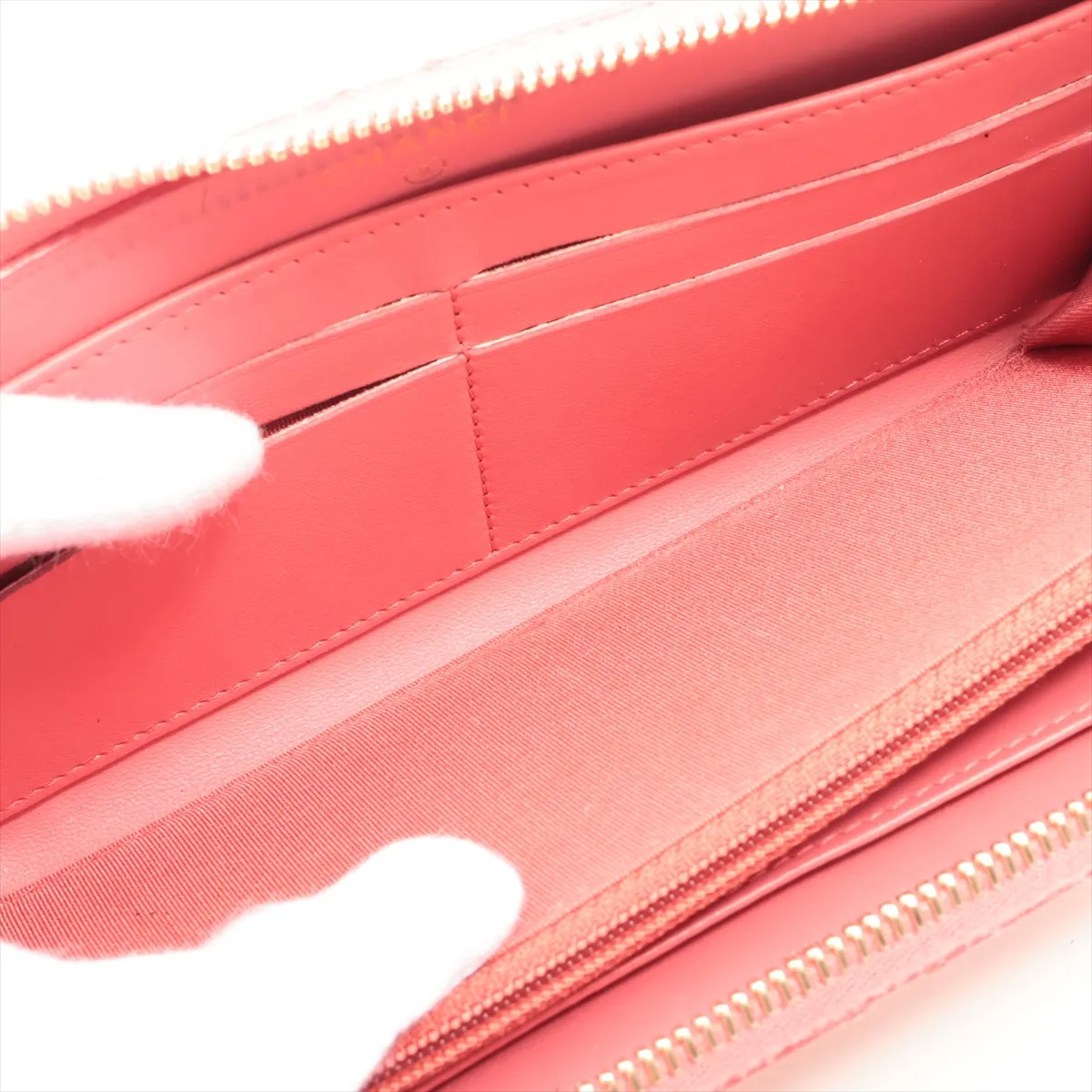 Matelassé Leather Round Zip Wallet, Pink with Gold Hardware, 24313237 — view 5