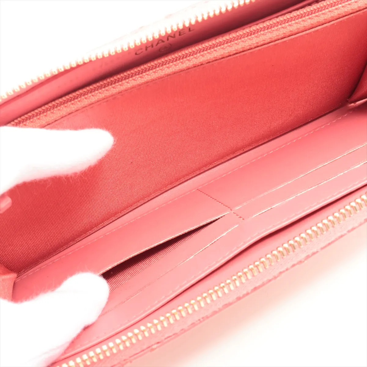 Matelassé Leather Round Zip Wallet, Pink with Gold Hardware, 24313237 — view 6