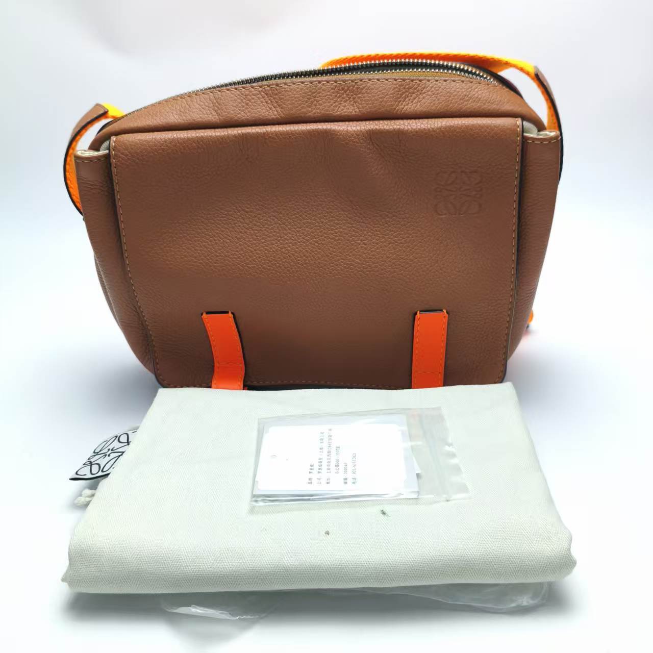 【*Shipped from China*】LOEWE Military Messenger Leather Shoulder Bag — view 2