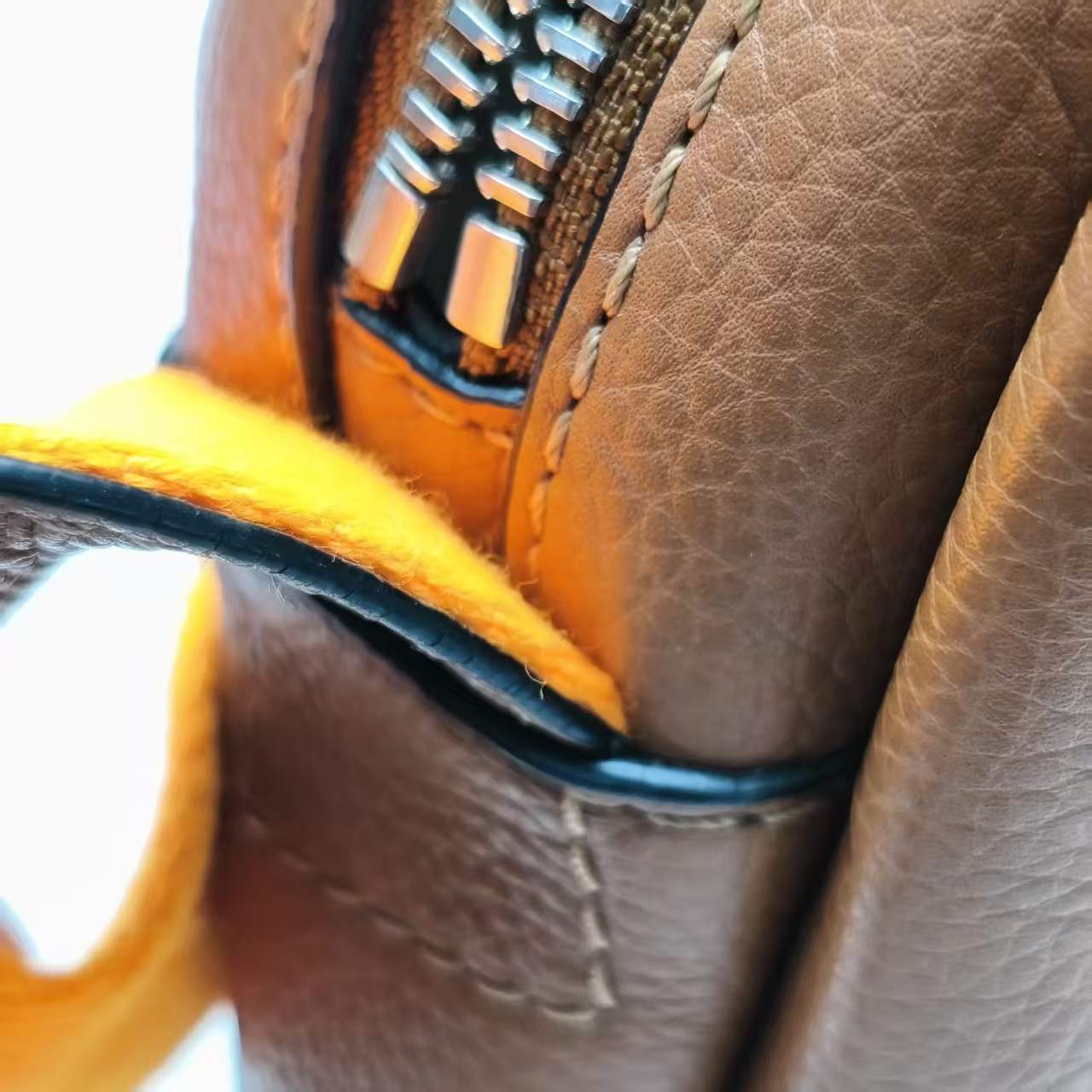 【*Shipped from China*】LOEWE Military Messenger Leather Shoulder Bag — view 12