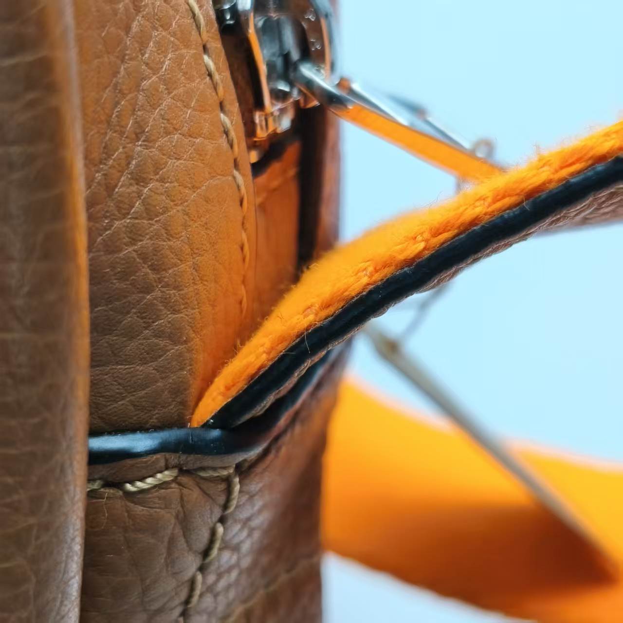 【*Shipped from China*】LOEWE Military Messenger Leather Shoulder Bag — view 13