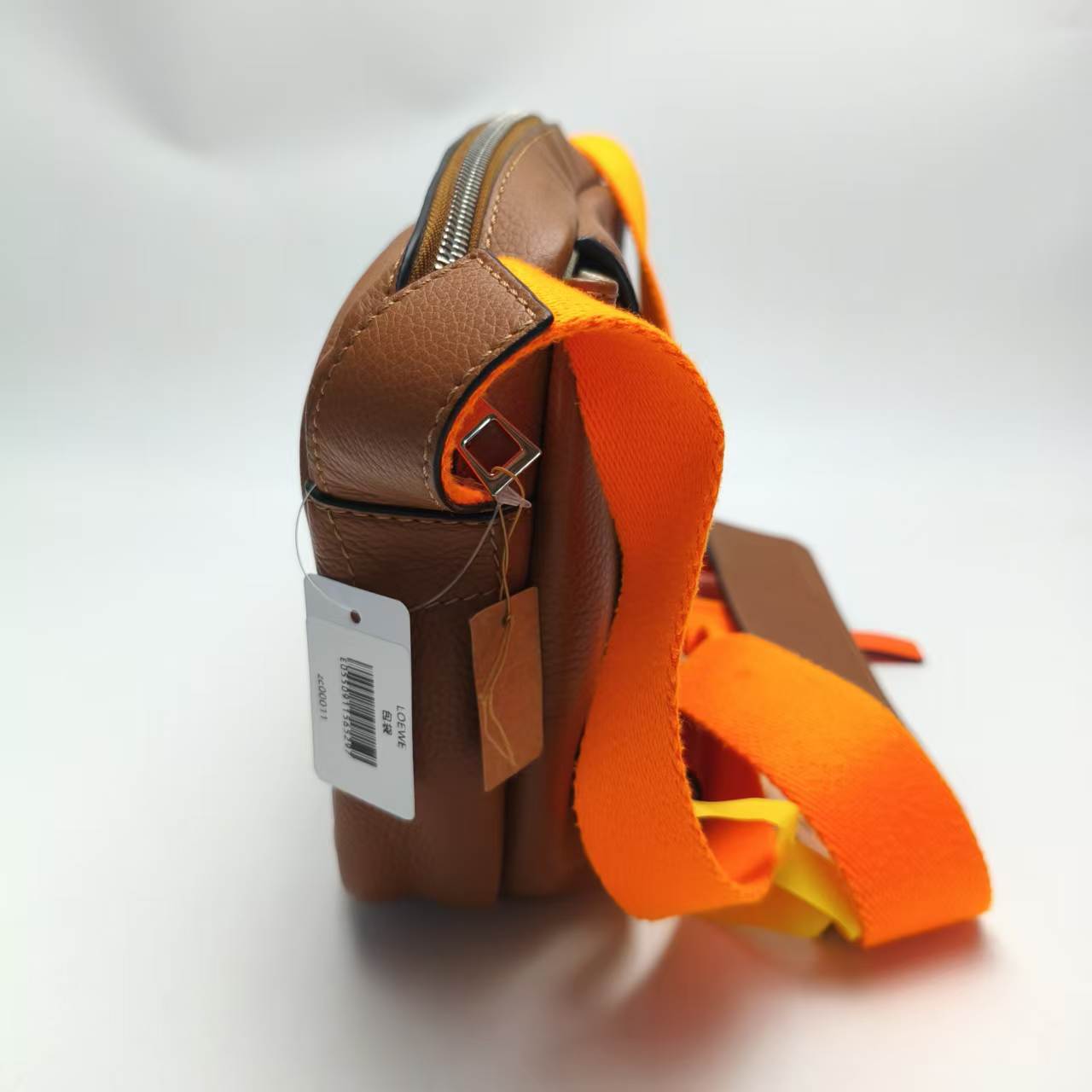 【*Shipped from China*】LOEWE Military Messenger Leather Shoulder Bag — view 5