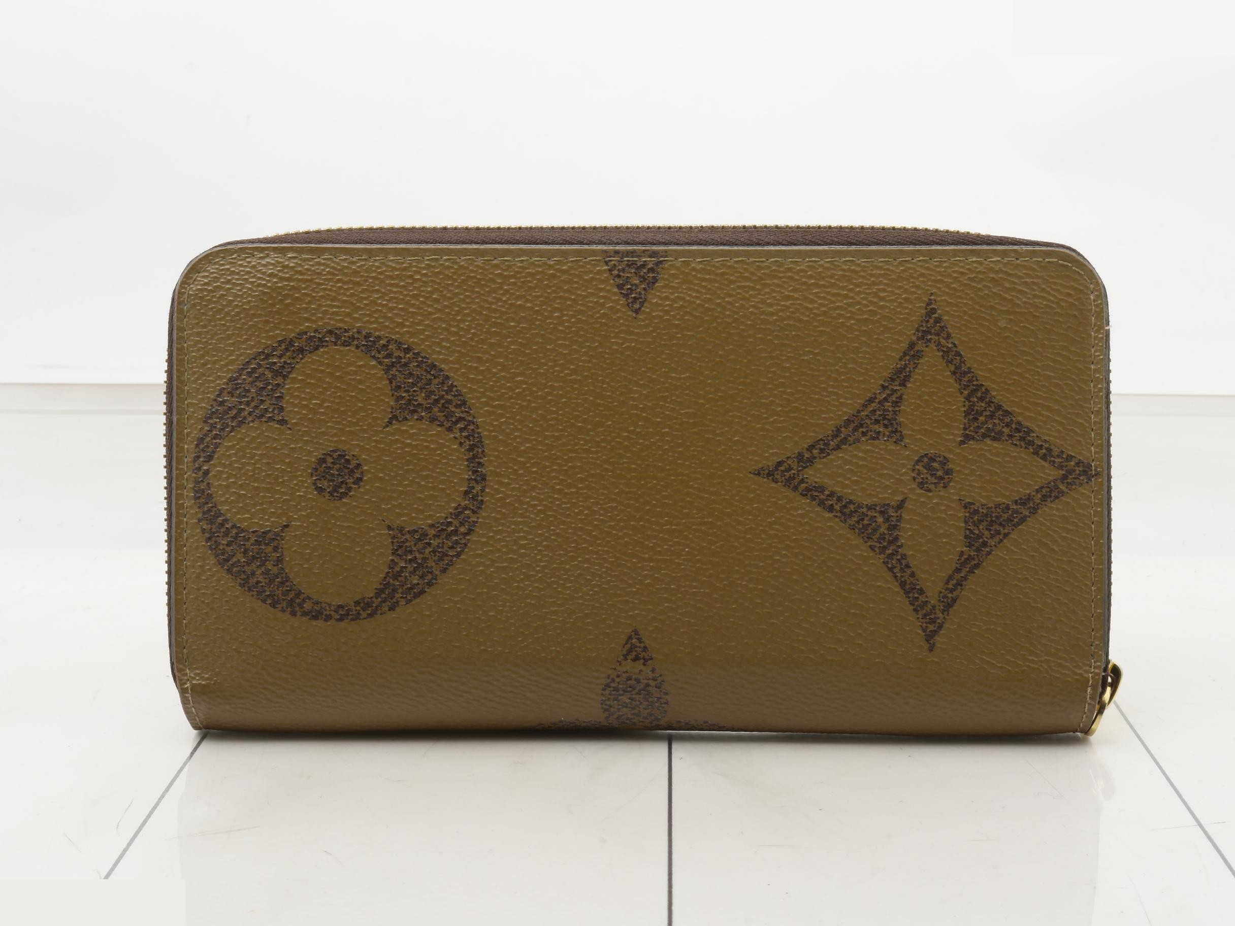 Reverse Zippy Wallet — view 2