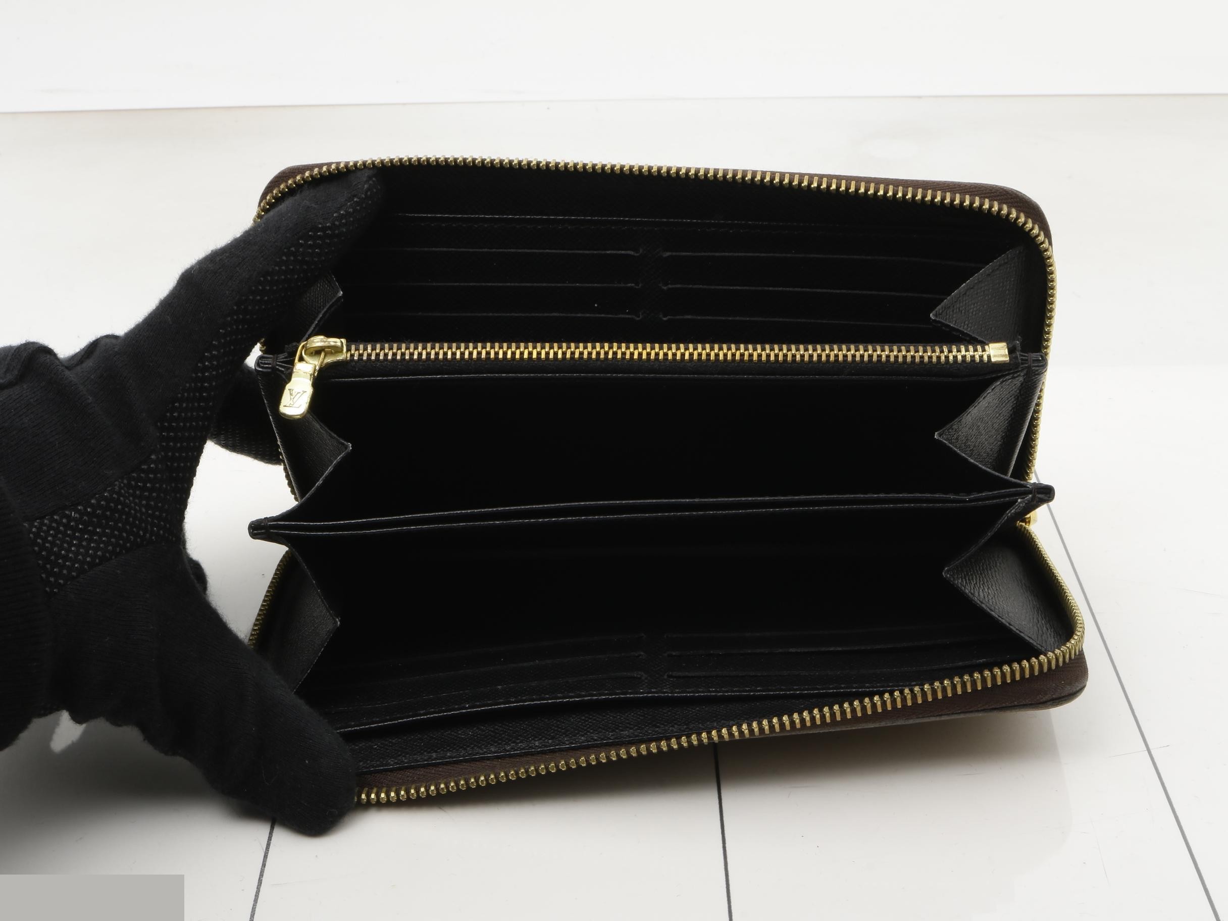 Reverse Zippy Wallet — view 4