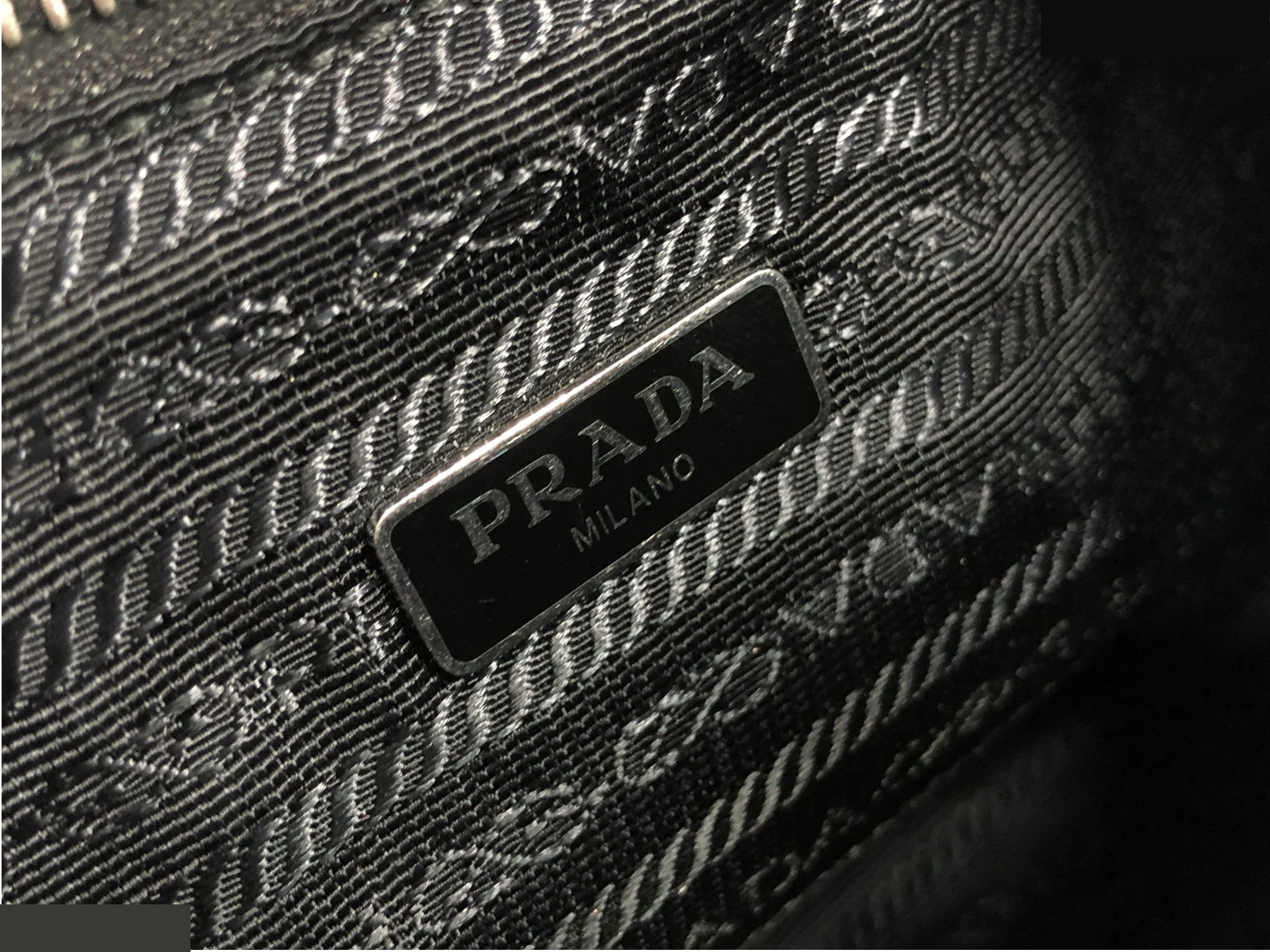 Re-Edition 2005 Shoulder Bag with Triangular Logo Plate — view 11