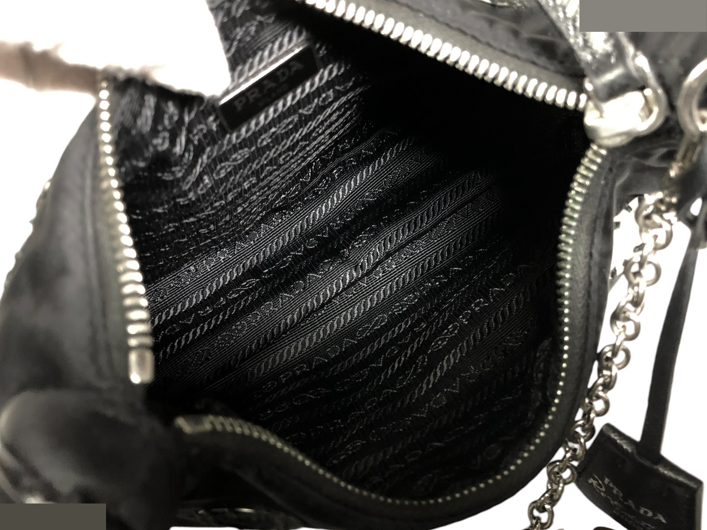Re-Edition 2005 Shoulder Bag with Triangular Logo Plate — view 10
