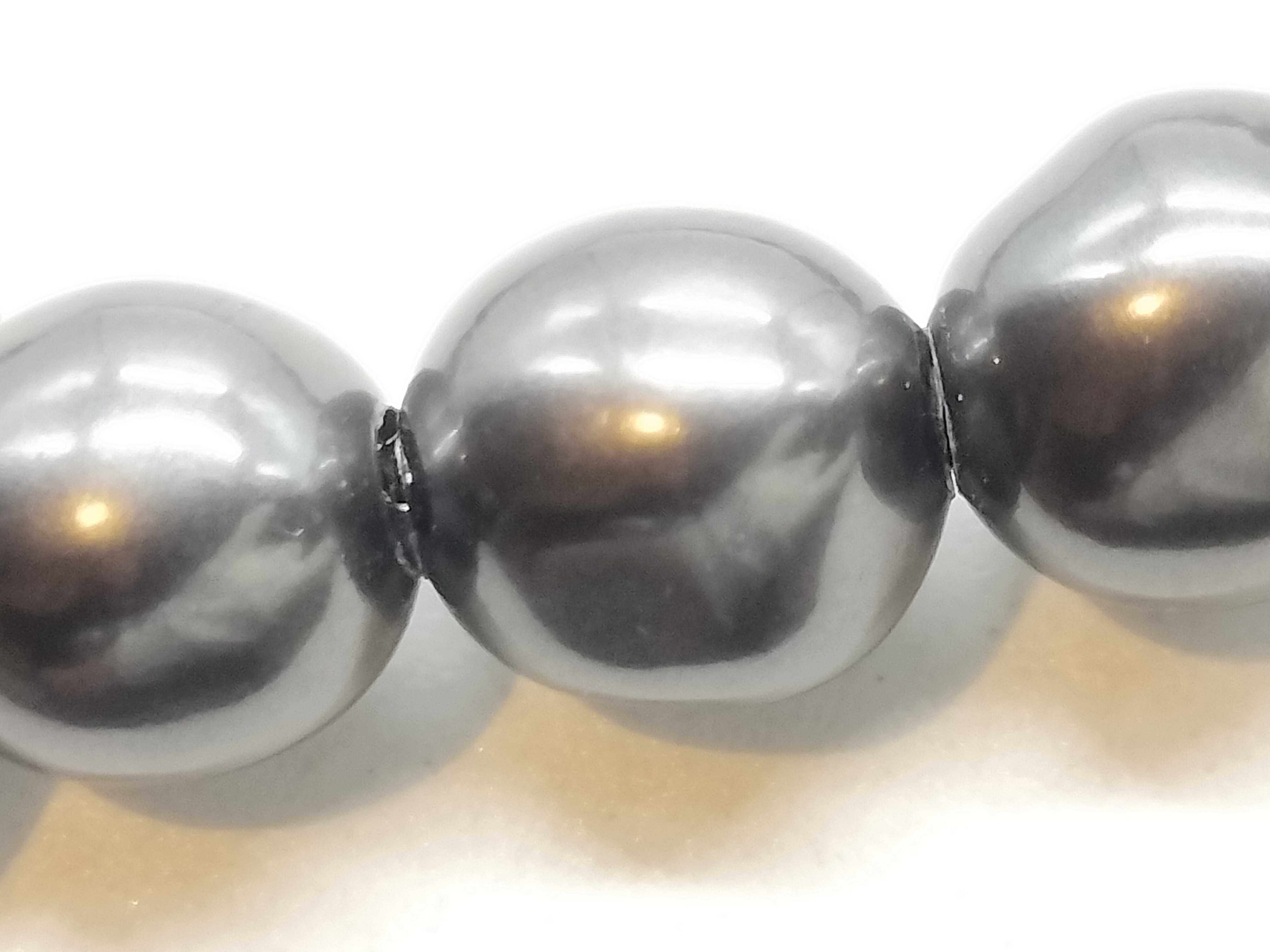 M0995A My LV Pearl Bracelet Bracelet/Bangle — view 3