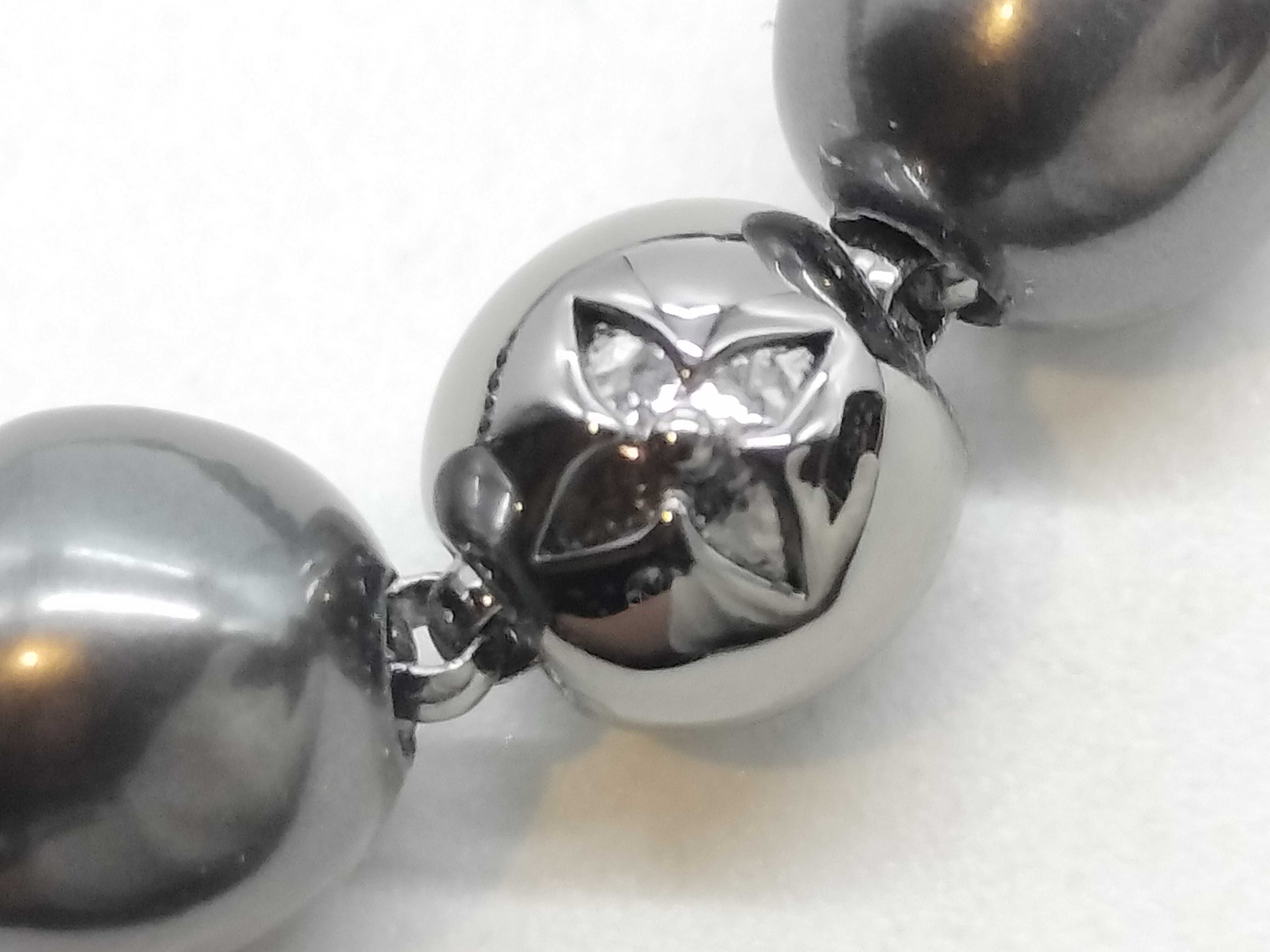 M0995A My LV Pearl Bracelet Bracelet/Bangle — view 4