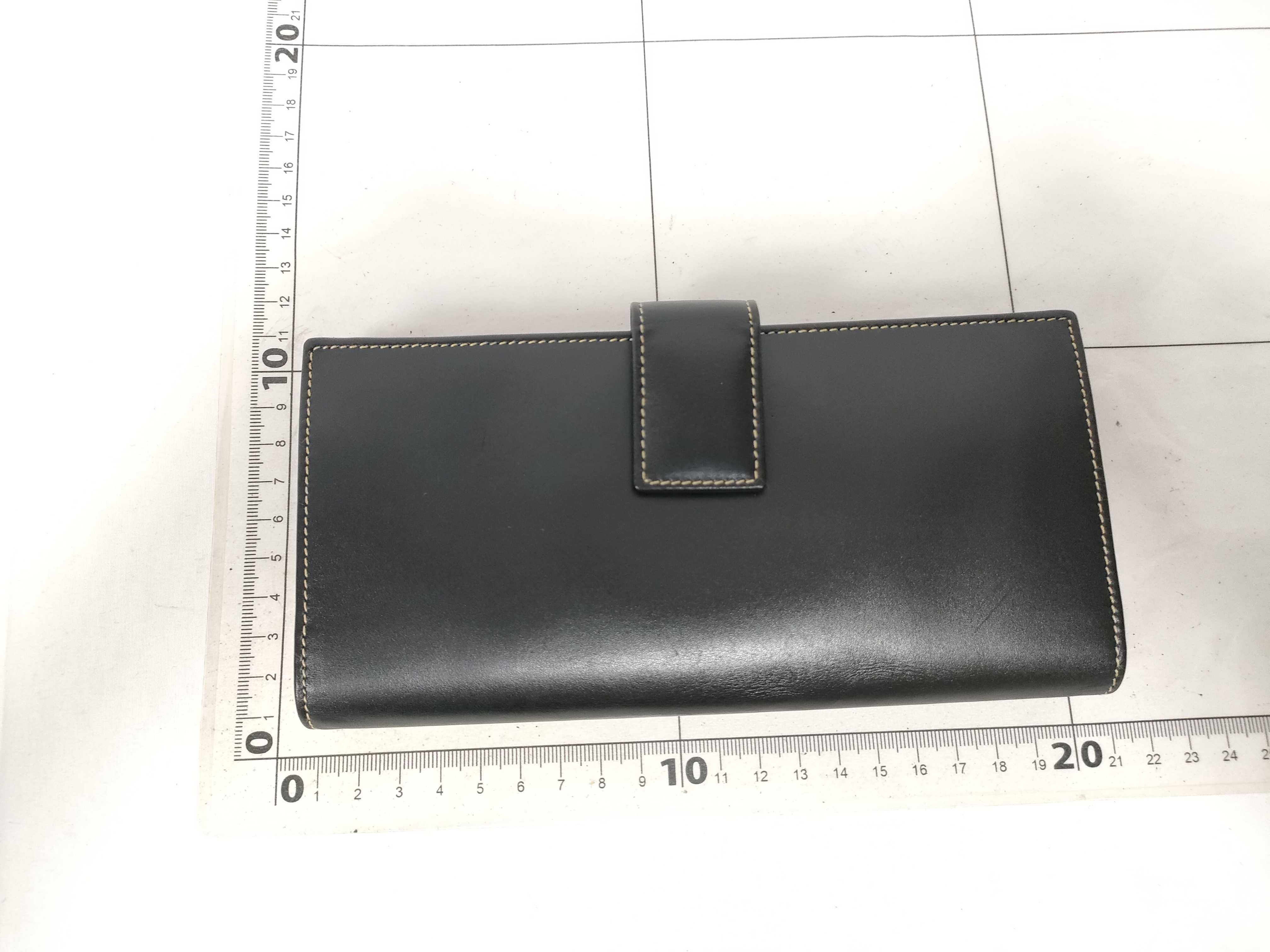 wallet — view 2