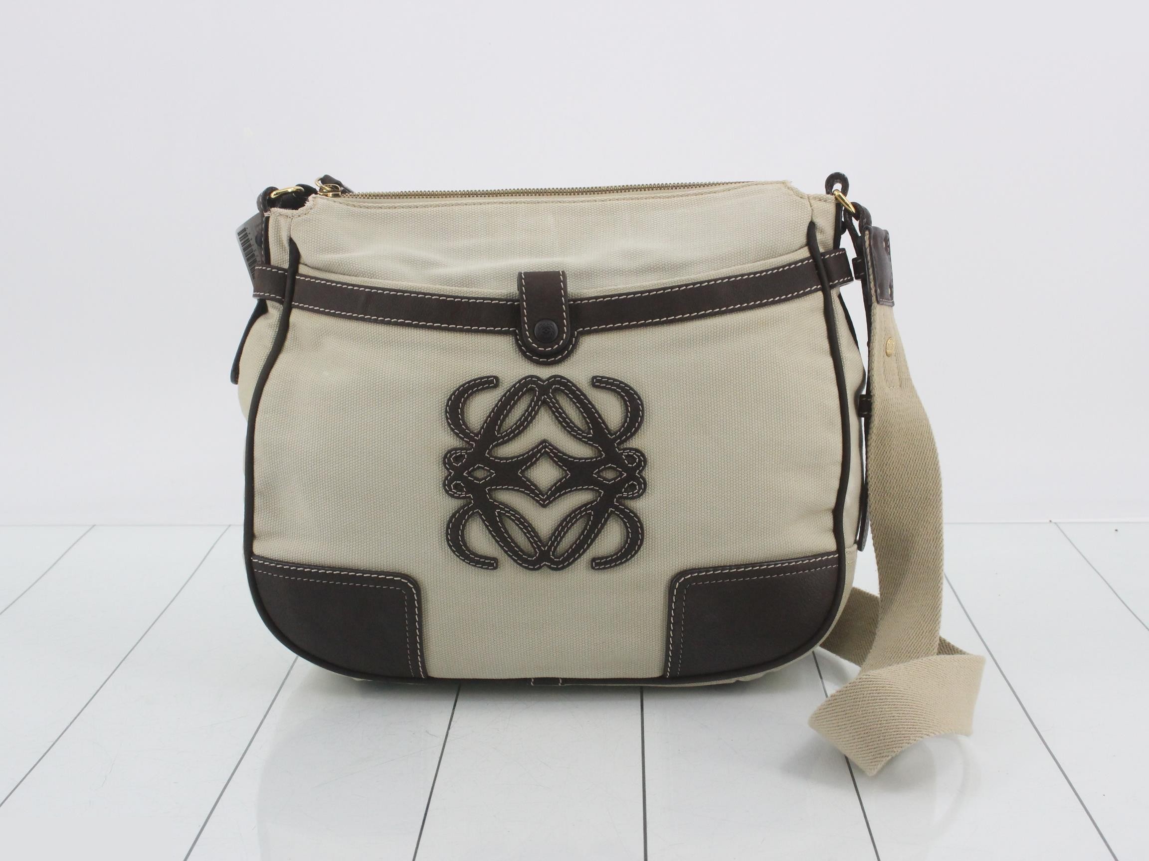 Anagram Canvas Beige Shoulder Bag 172