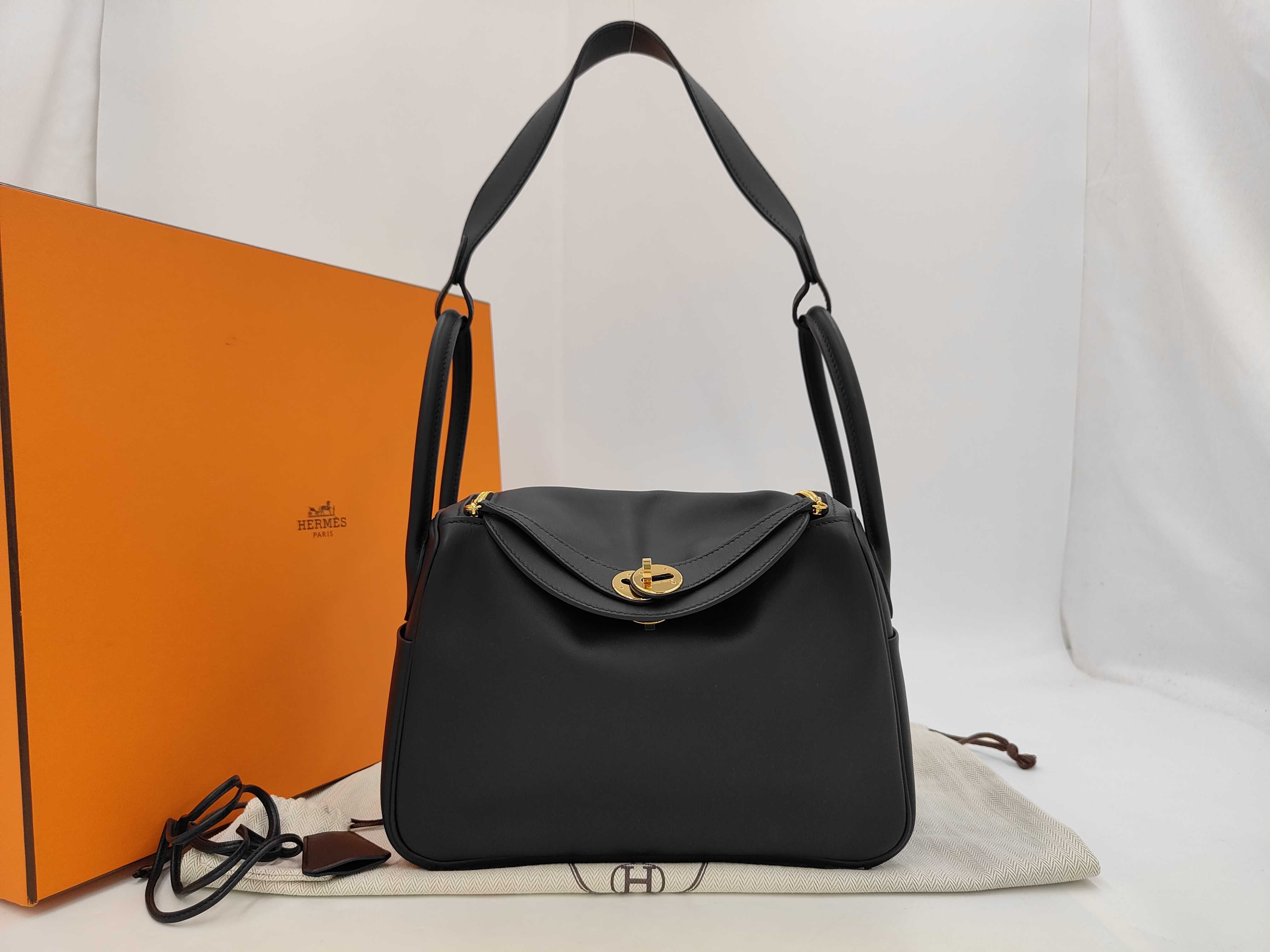 Lindy 26 Shoulder Bag, K Stamp, Veau Swift Leather, Black, Gold Hardware
