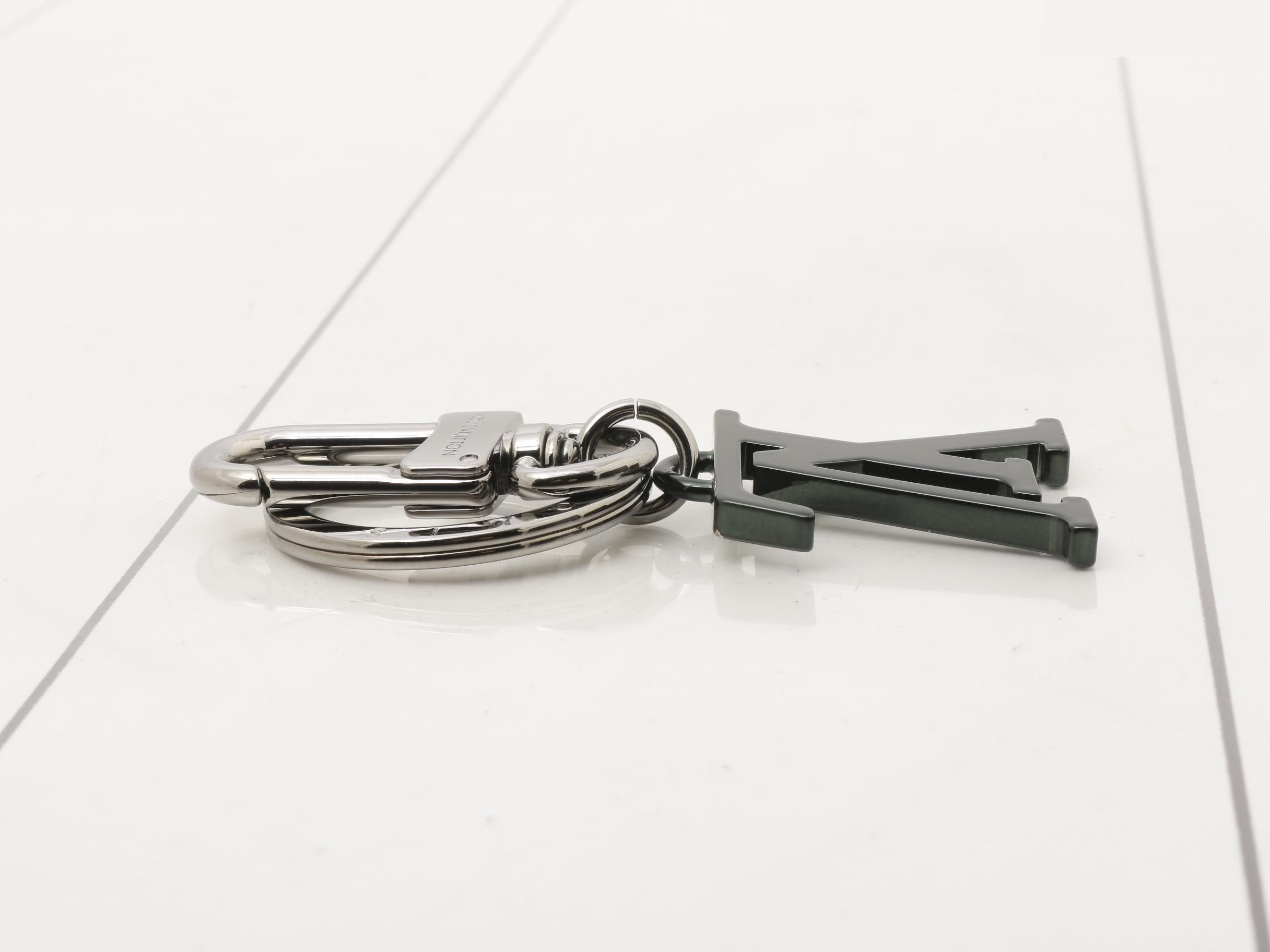 Portefeuille LV Upside Down Keyring — view 3