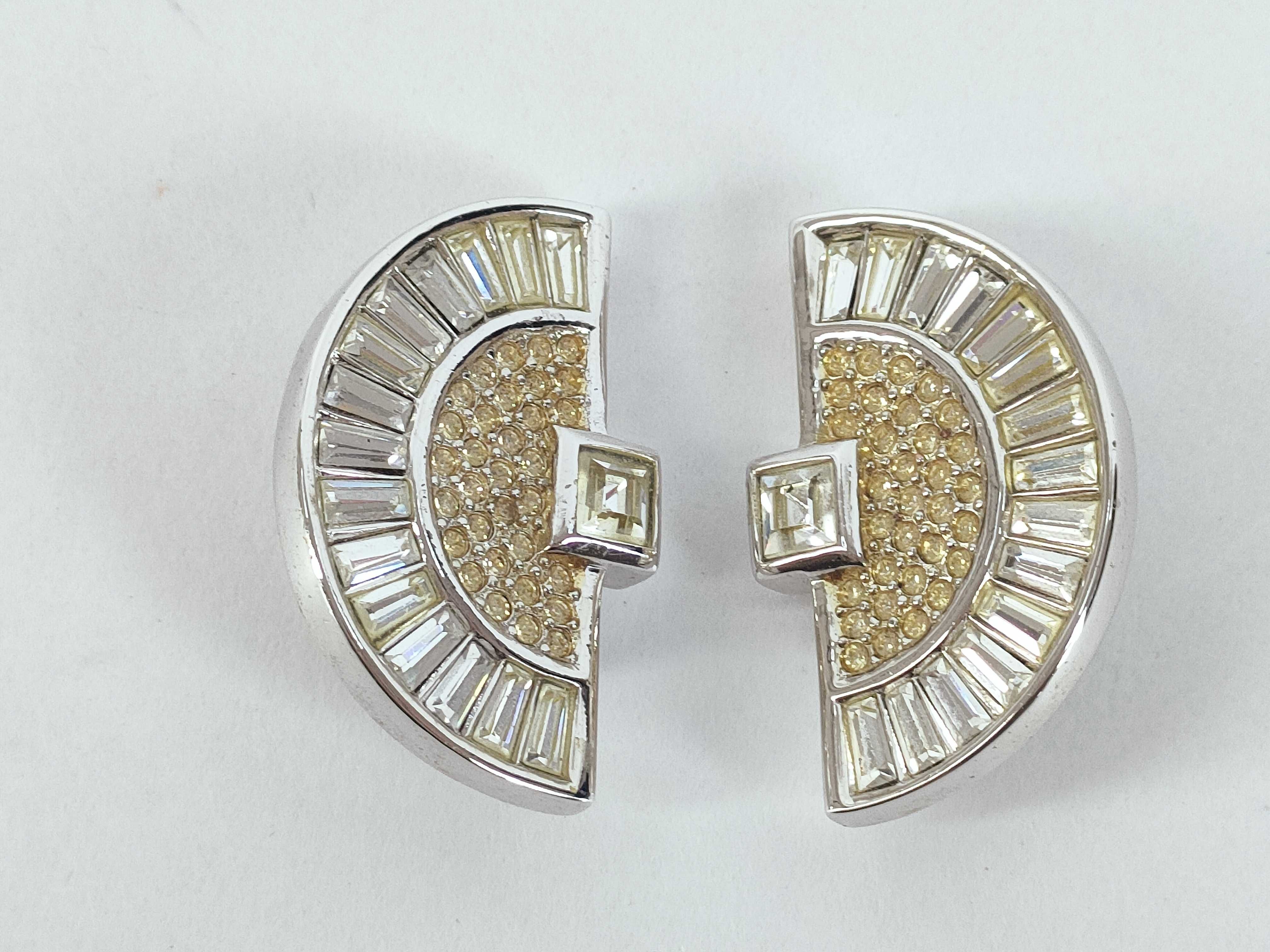 fan-shaped earrings