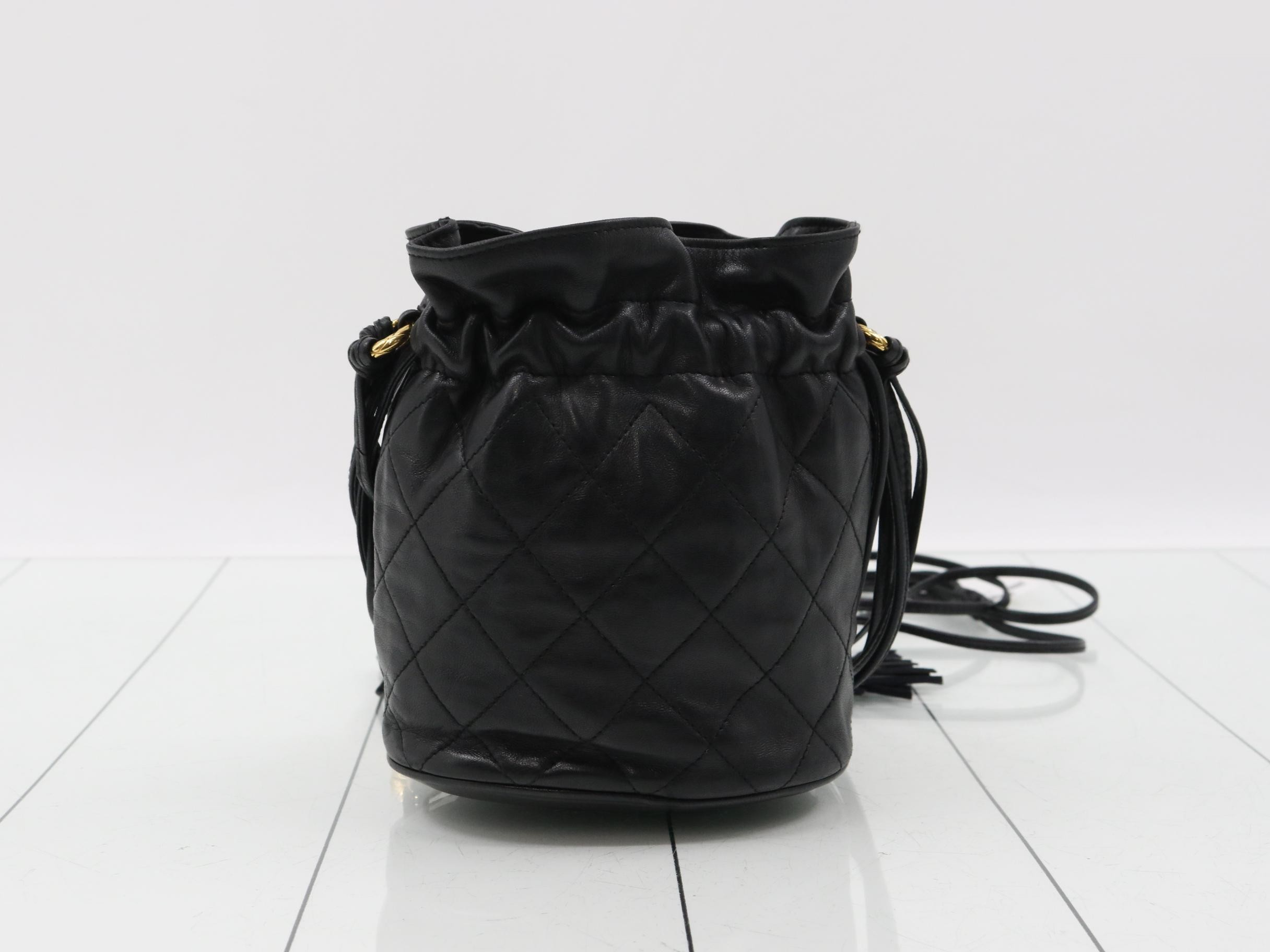 Camellia (bag) - Shoulder bag, with sticker for unit #2. — view 2