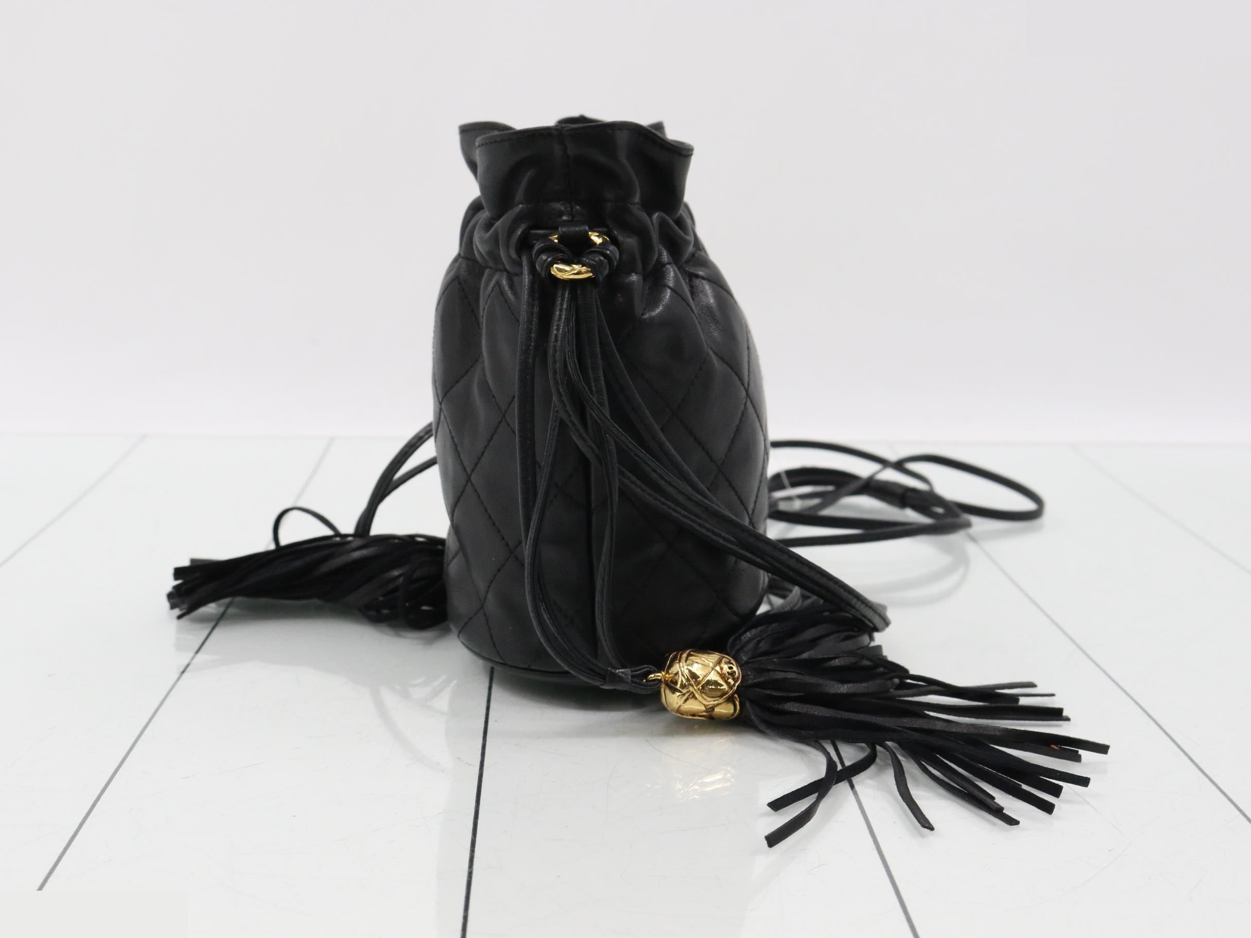 Camellia (bag) - Shoulder bag, with sticker for unit #2. — view 4