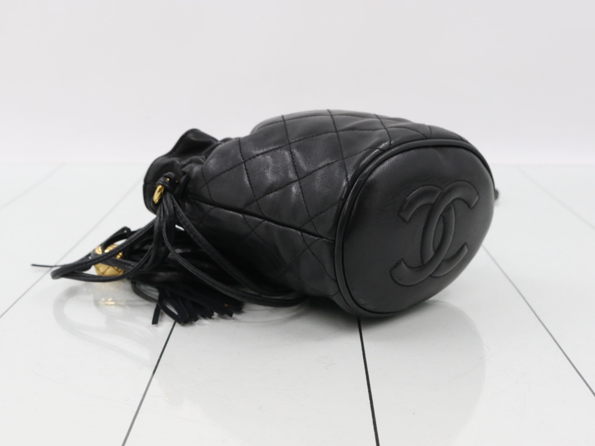 Camellia (bag) - Shoulder bag, with sticker for unit #2. — view 5