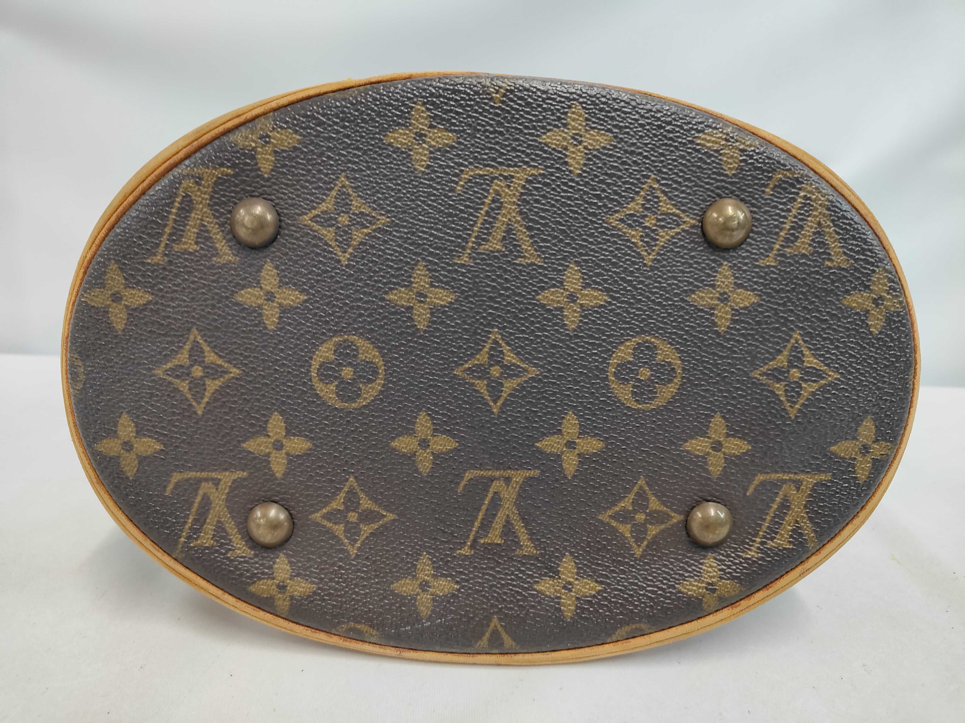 Monogram Bucket PM M42238 DK4077 Shoulder Bag — view 4