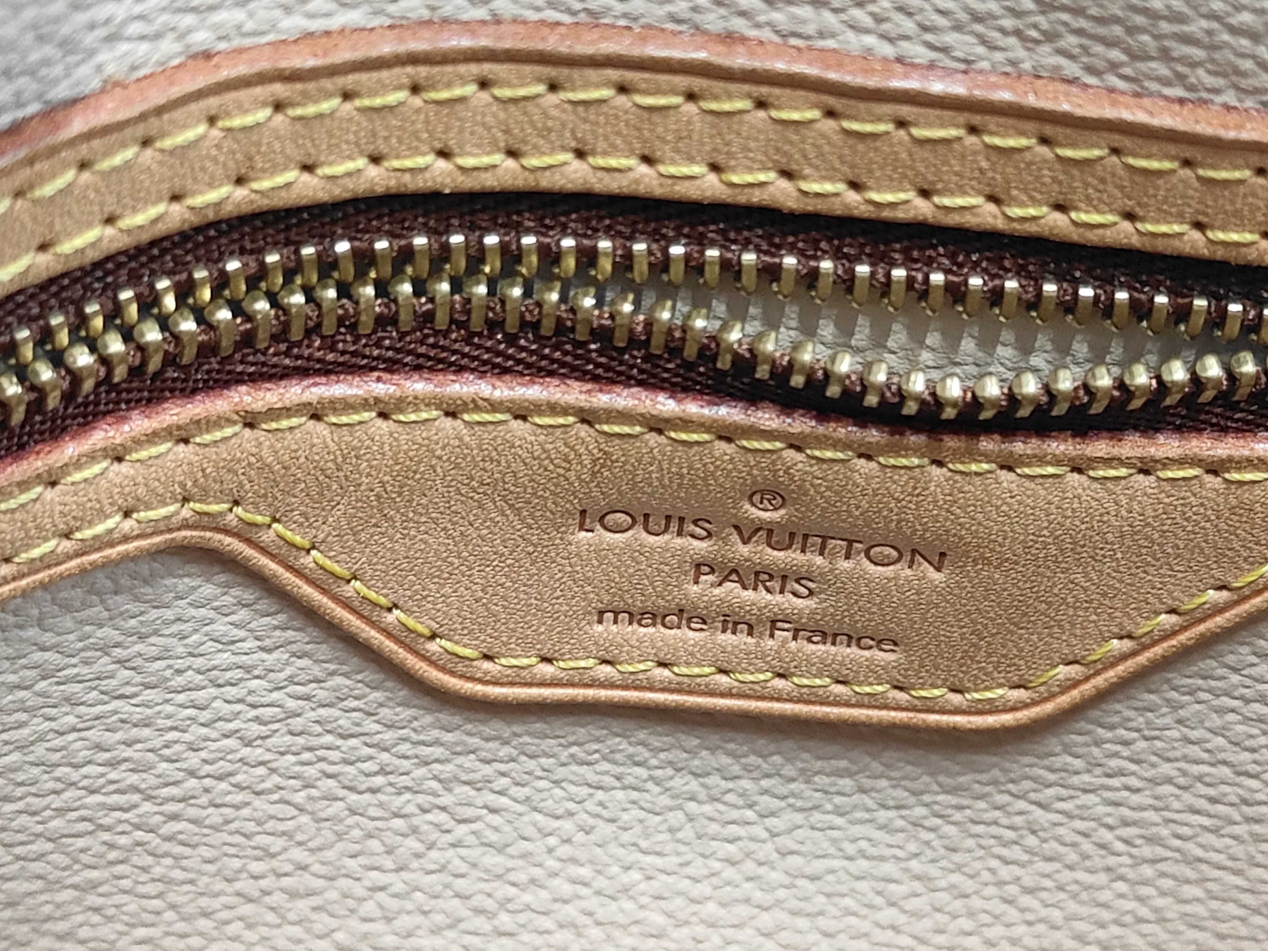 Monogram Bucket PM M42238 DK4077 Shoulder Bag — view 7