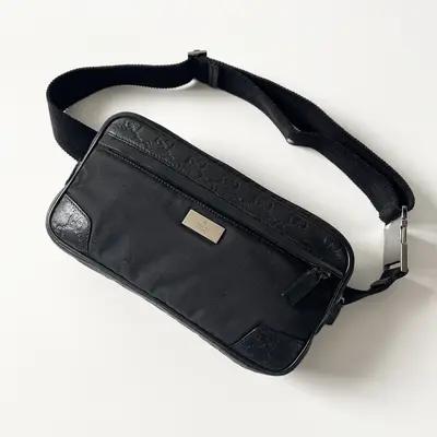 GG Canvas Shoulder Bag