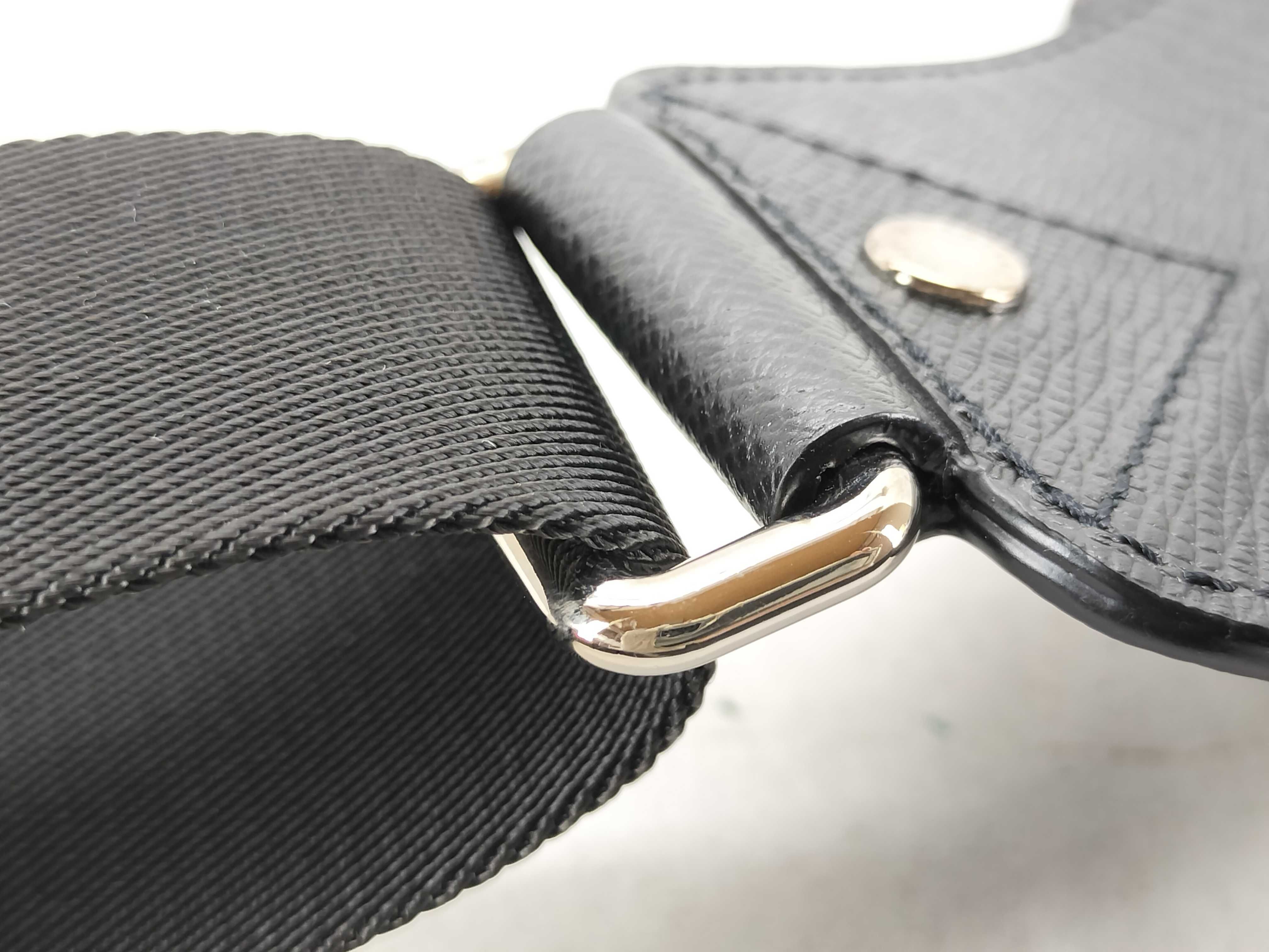 Taiga Avenue Sling Bag Taiga Shoulder Bag M30443 Shoulder Bag — view 5