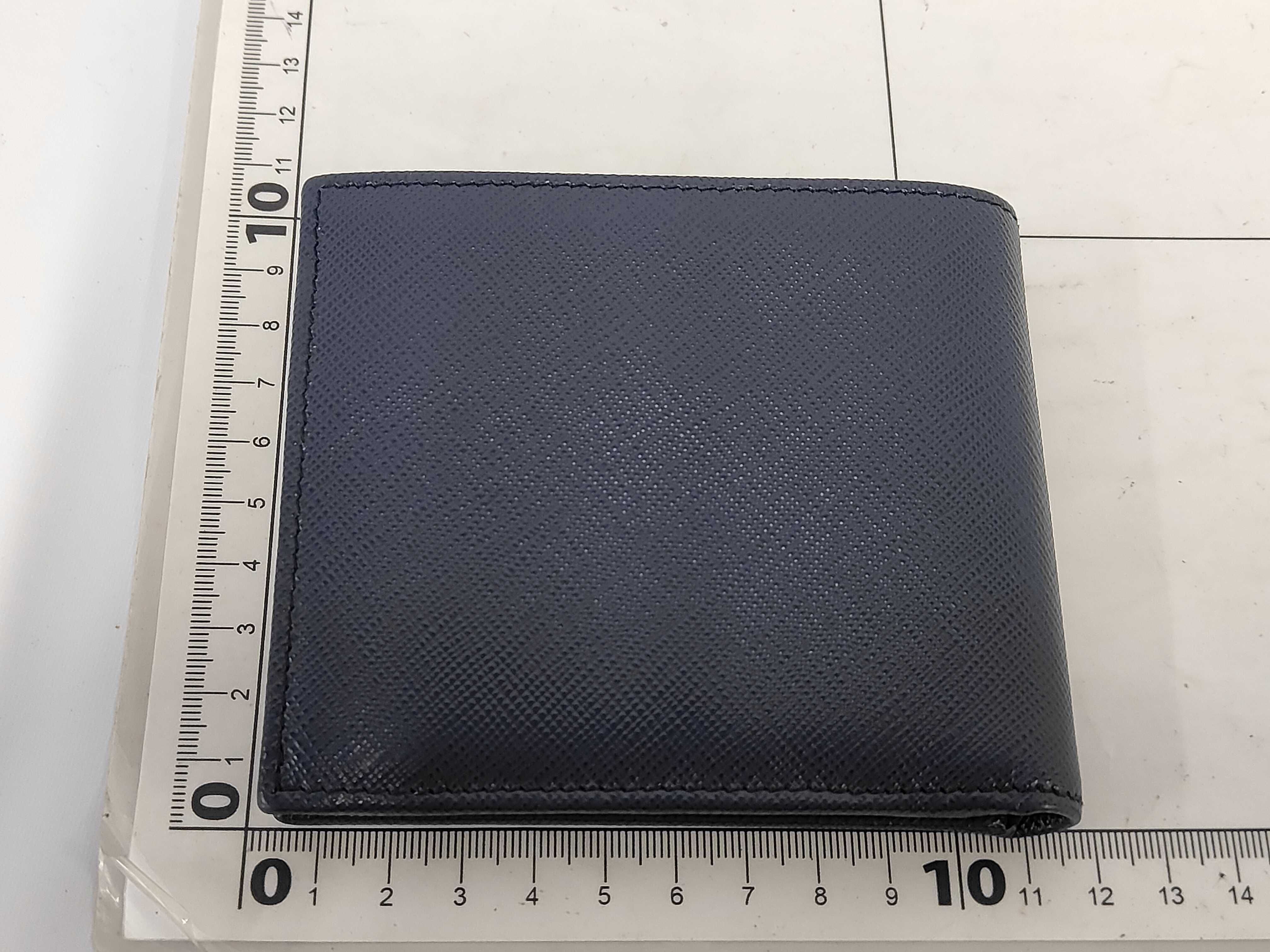 Saffiano Bi-fold Wallet 2MO738 Accessories: Box, Guarantee Card — view 2