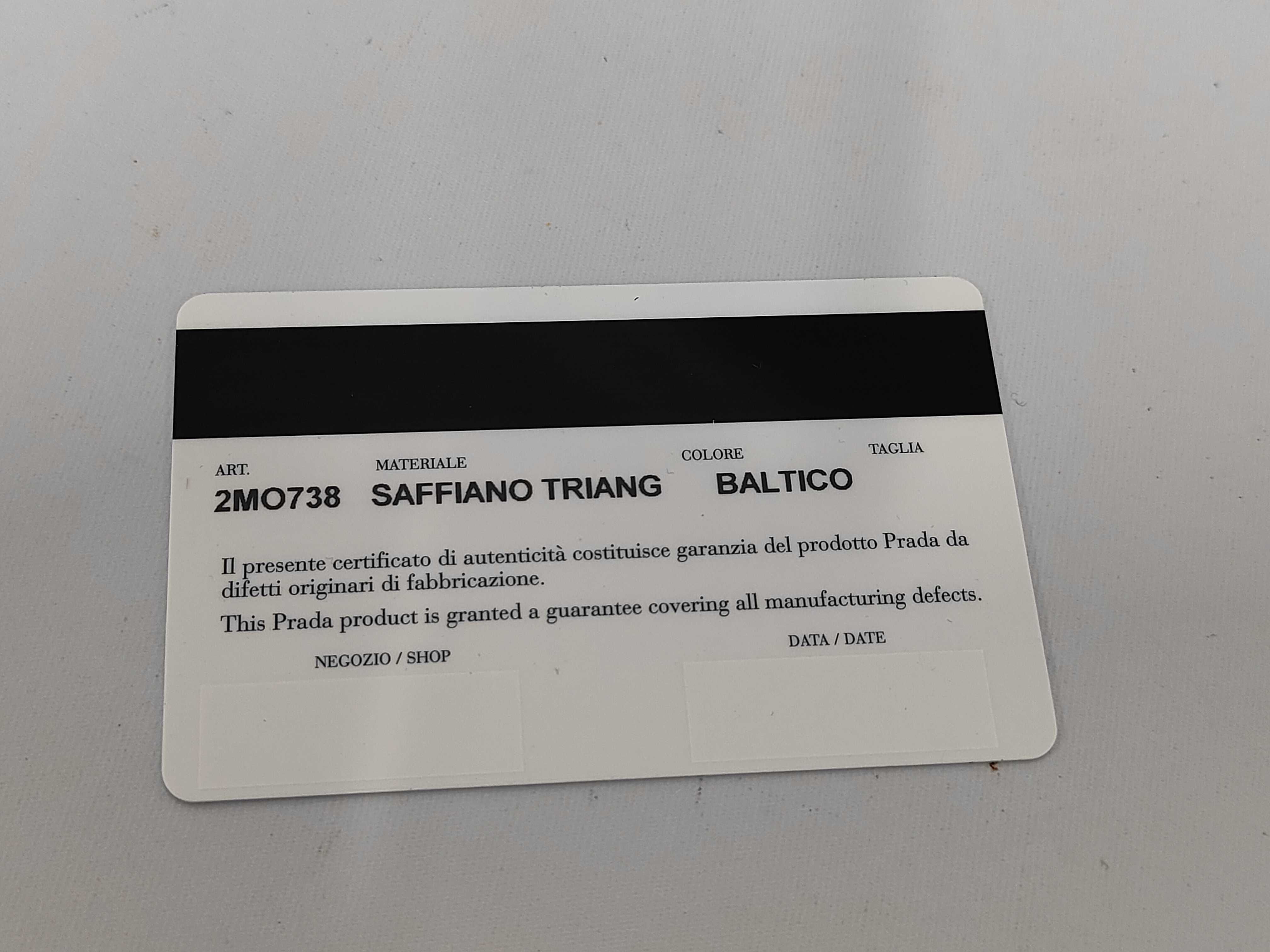 Saffiano Bi-fold Wallet 2MO738 Accessories: Box, Guarantee Card — view 12