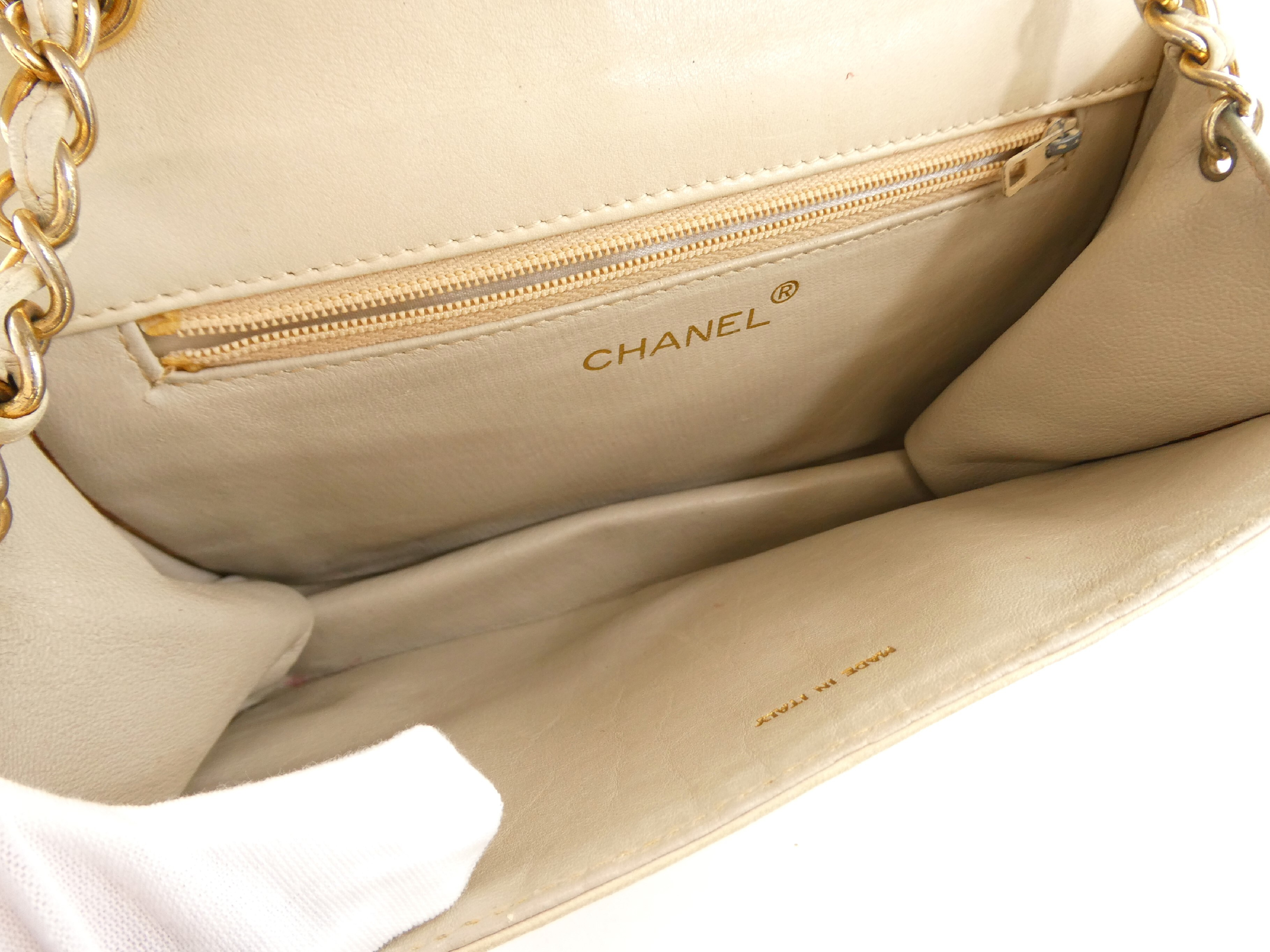 Matelassé Coco Mark Chain Shoulder Bag — view 7