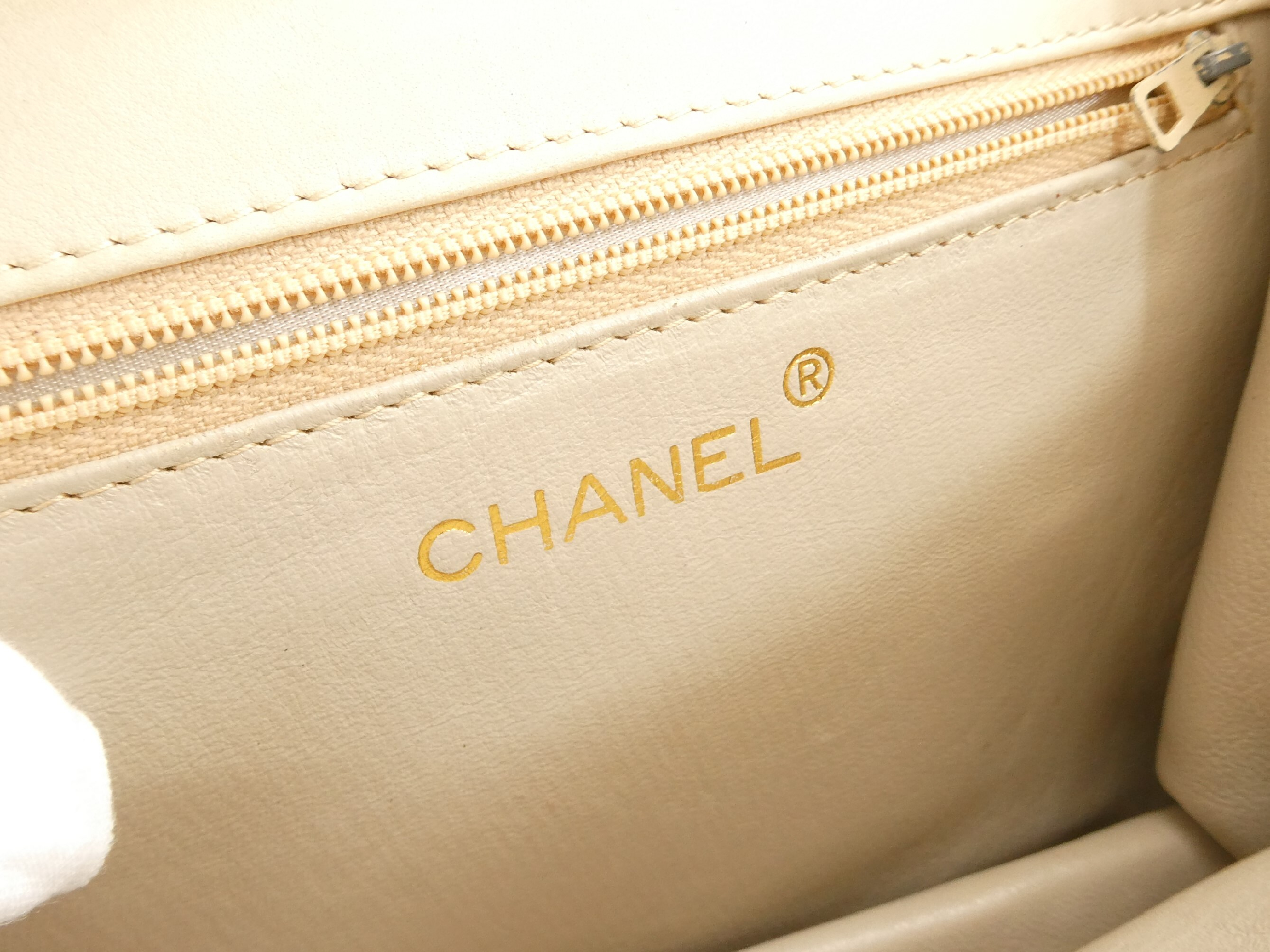Matelassé Coco Mark Chain Shoulder Bag — view 8