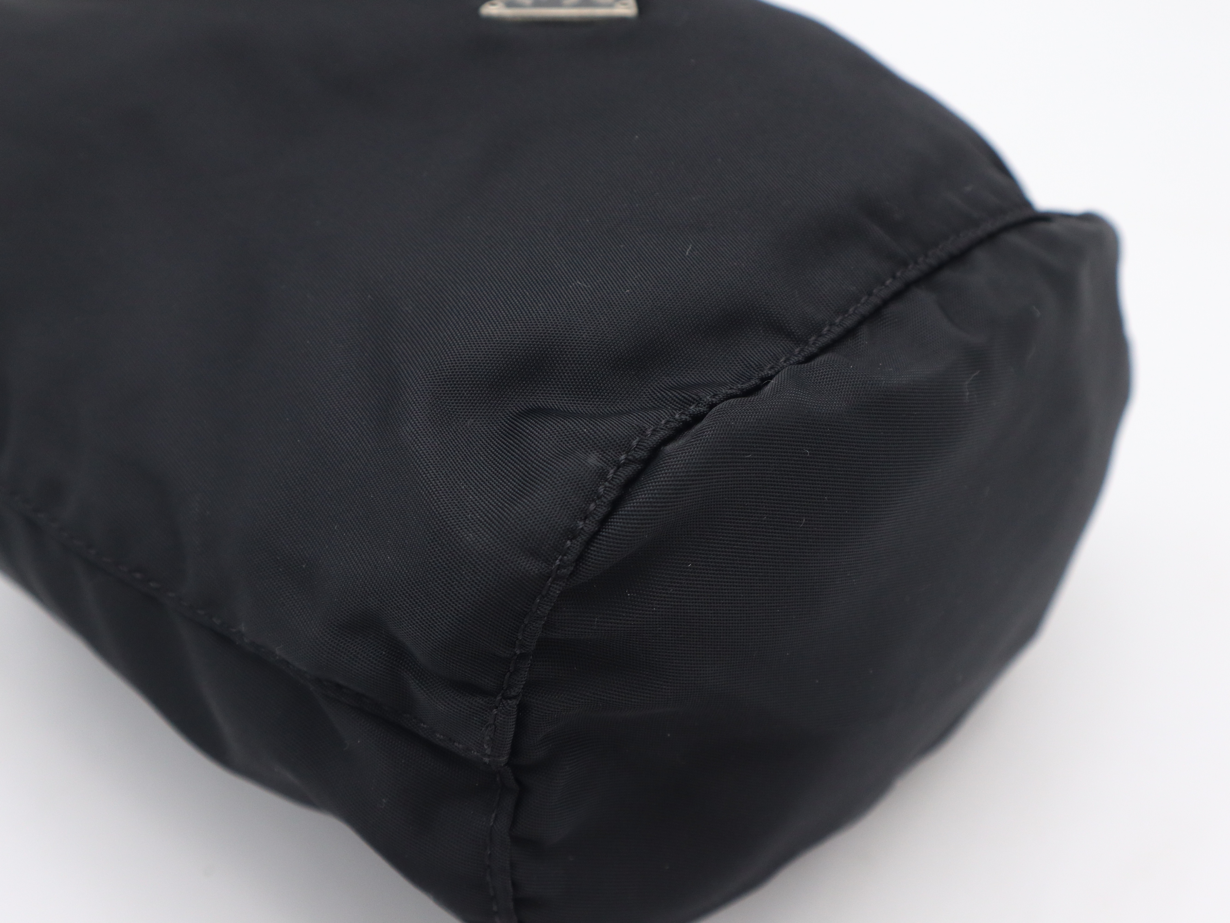 MV369 Nylon Drawstring Pouch, Black, with Guarantee Card. — view 6