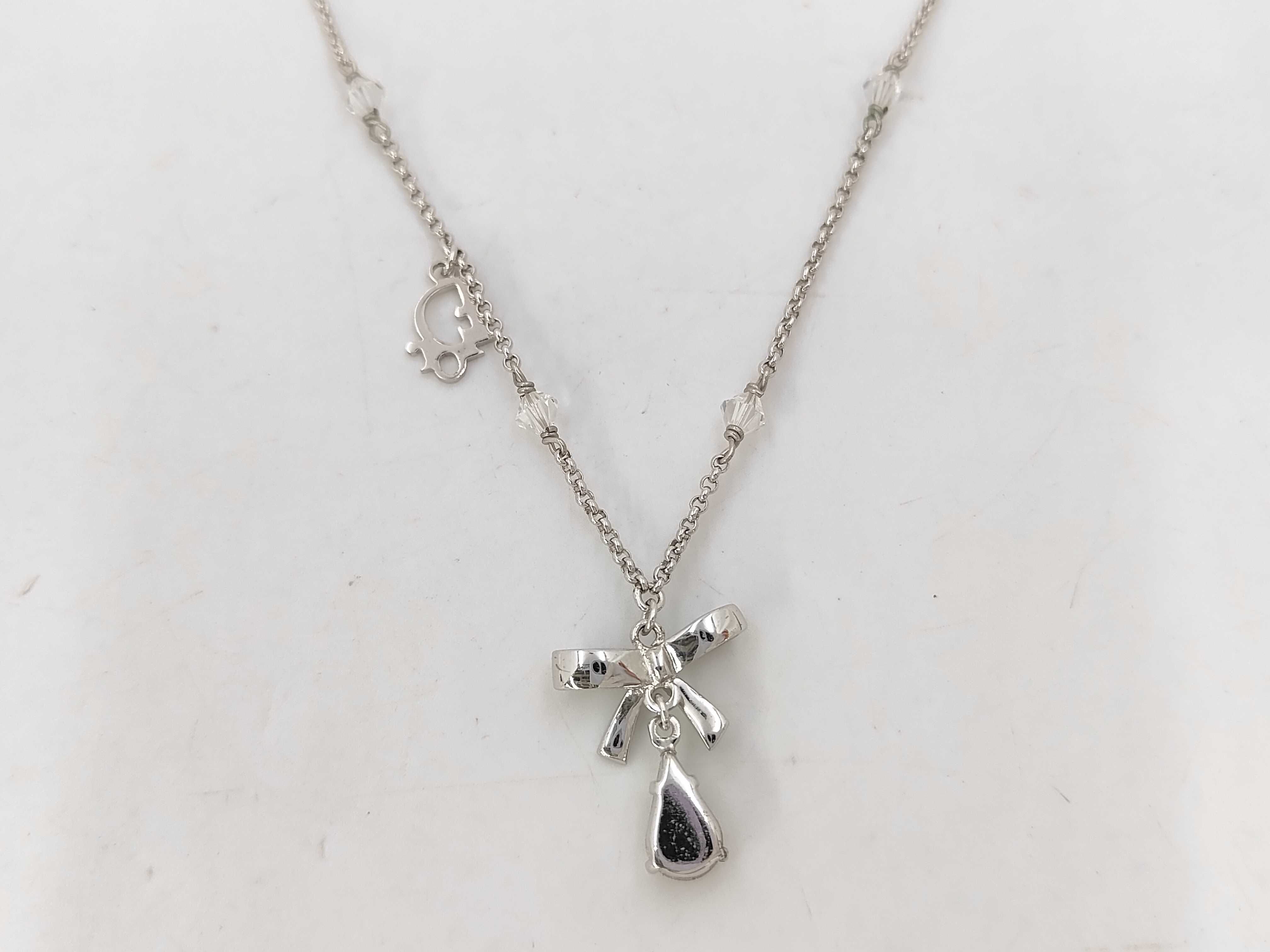 bejeweled necklace with ribbon motif, comes with box. — view 2