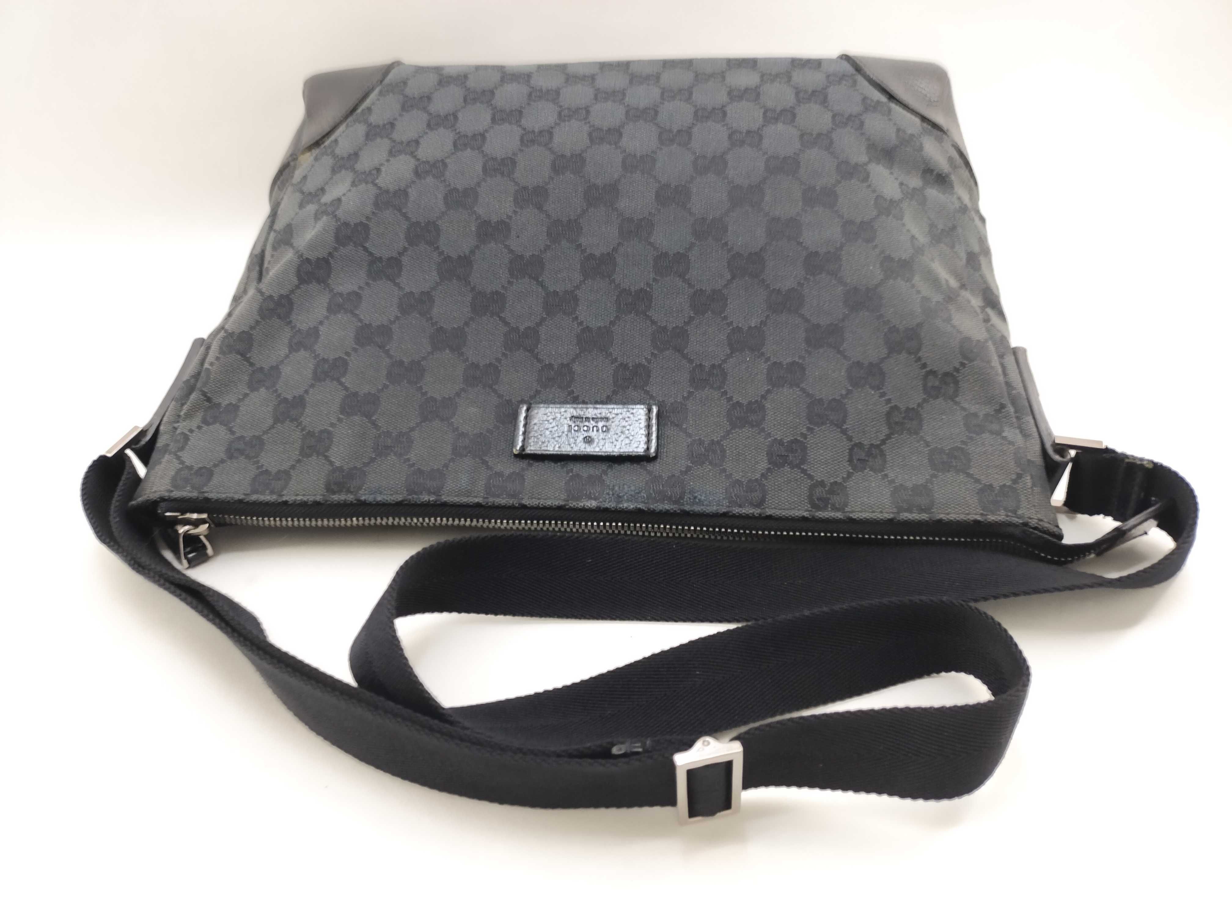 GG Canvas Shoulder Bag (Canvas x Leather) — view 7