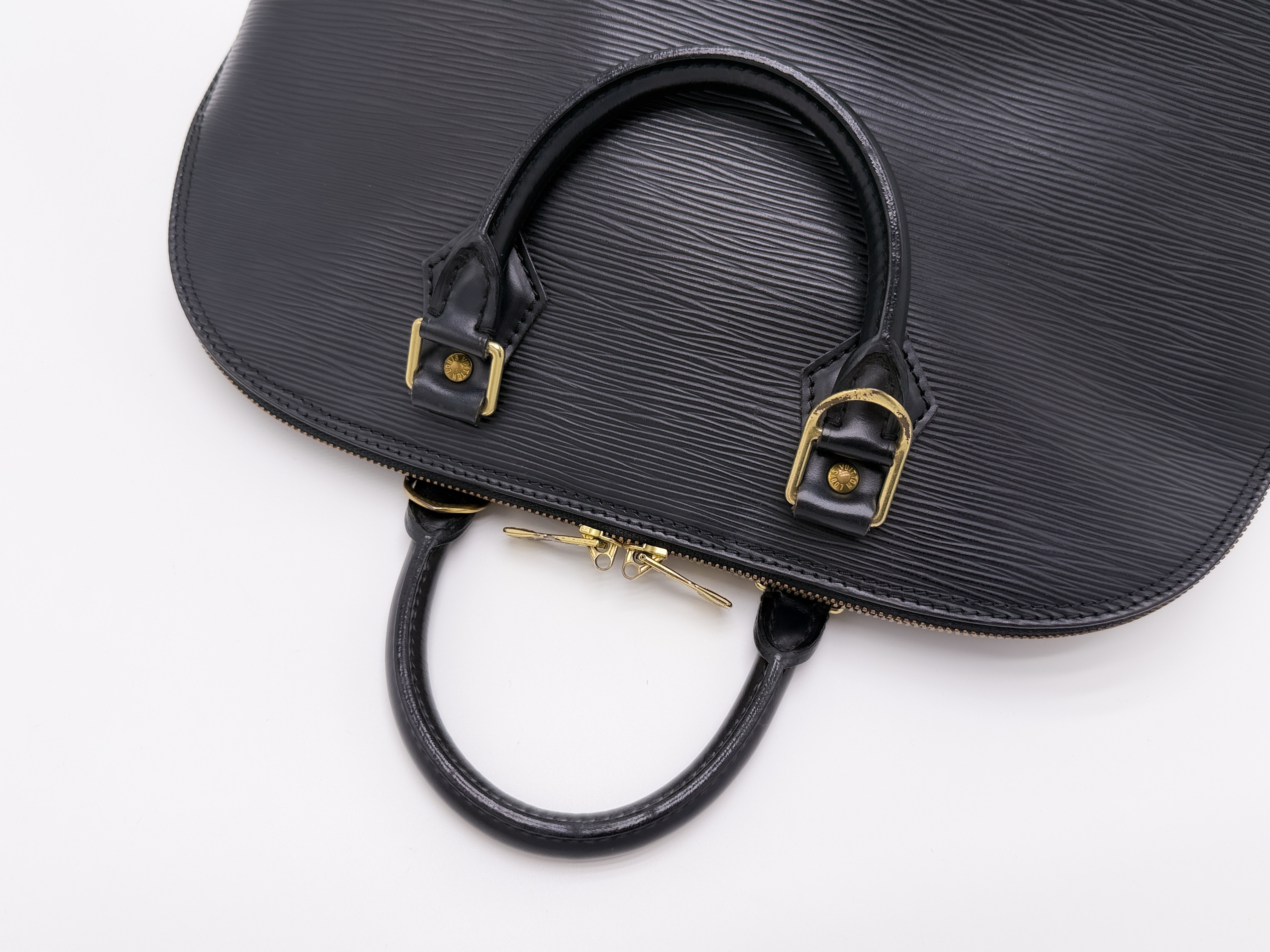 Epi M40302 Alma PM Noir MI0939 Handbag — view 4