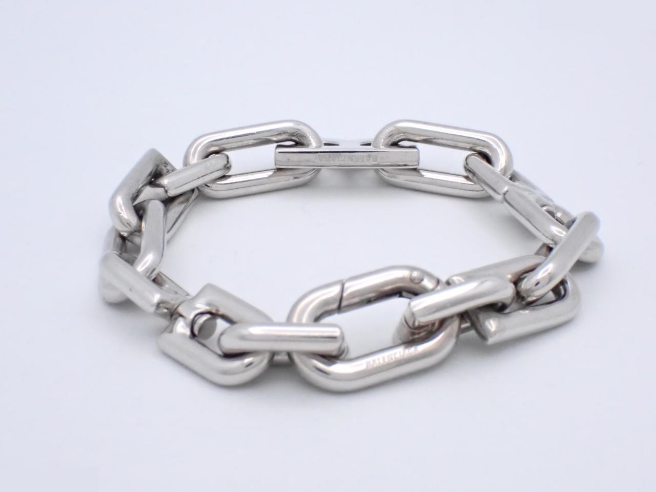 Other items: Precious metal bracelets and bangles (metal), wrist circumference approximately 19 cm. — view 2