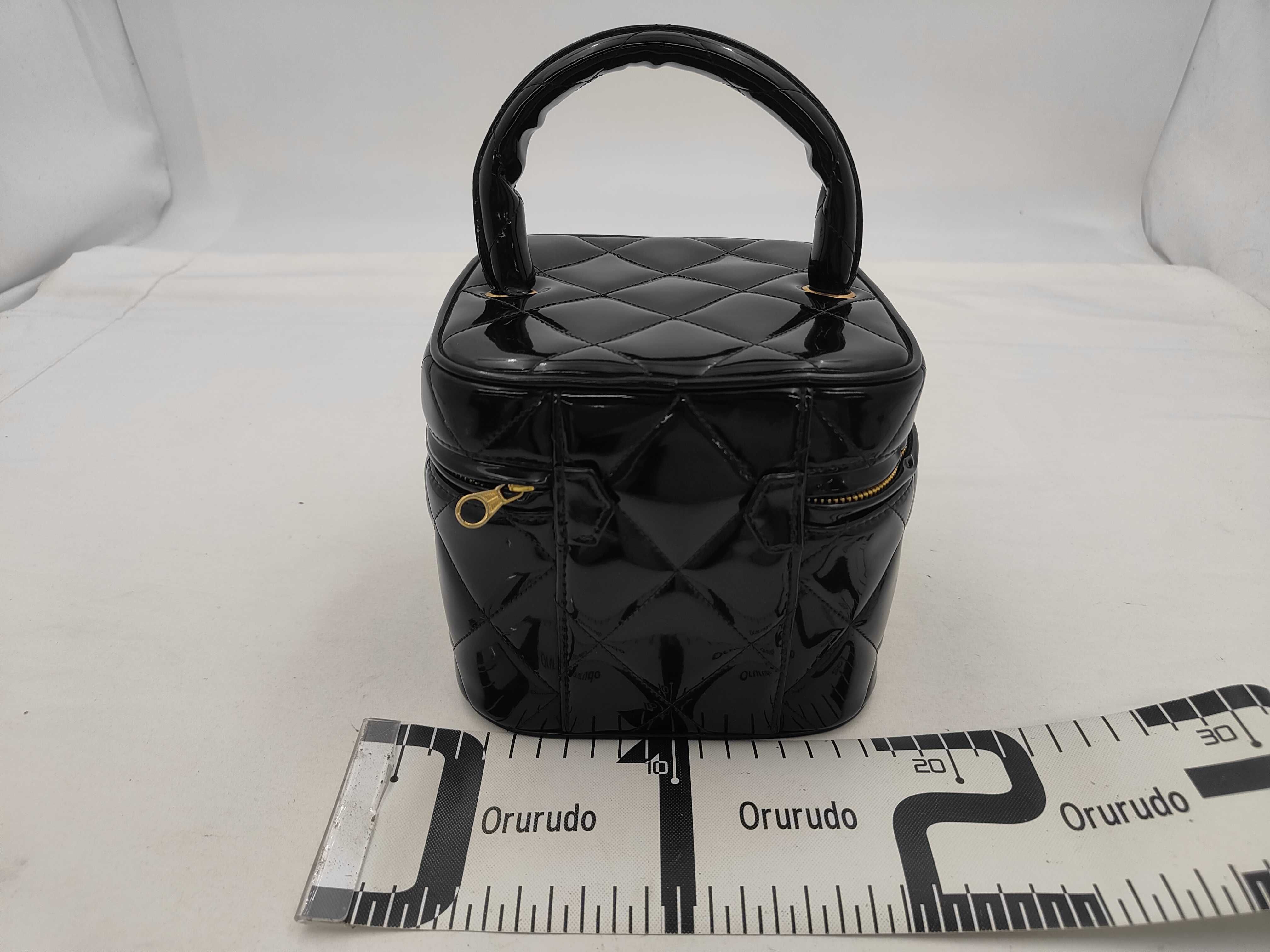 Heart Mirror Patent Vanity Bag — view 2