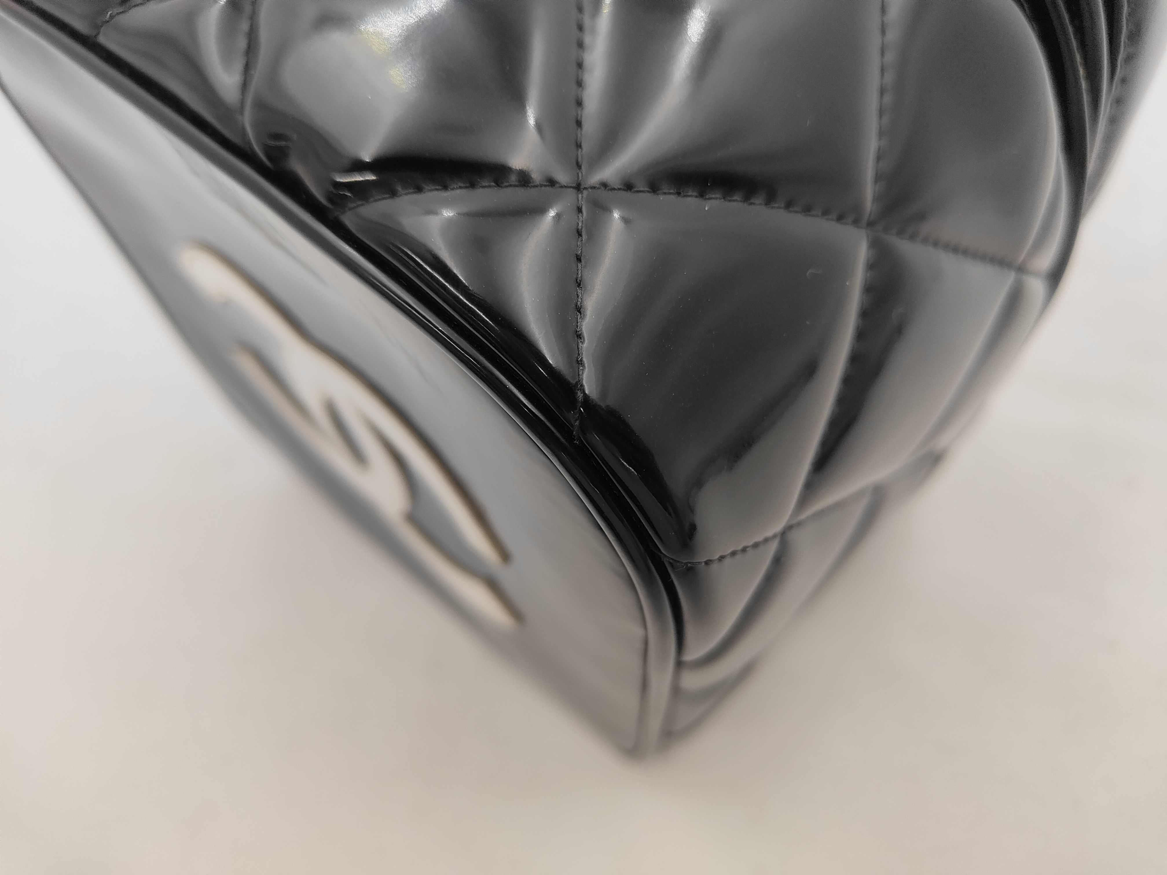 Heart Mirror Patent Vanity Bag — view 4