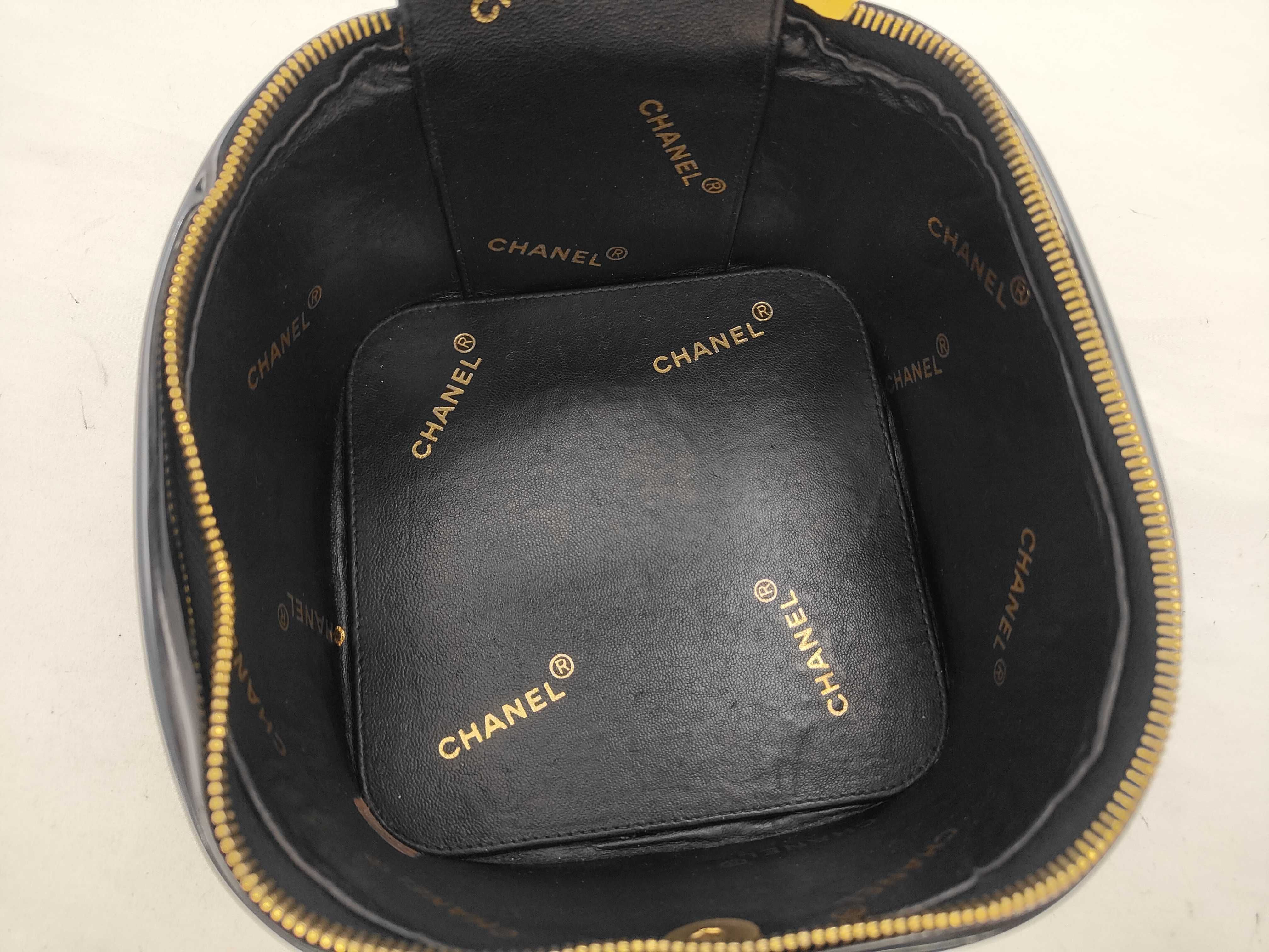 Heart Mirror Patent Vanity Bag — view 6