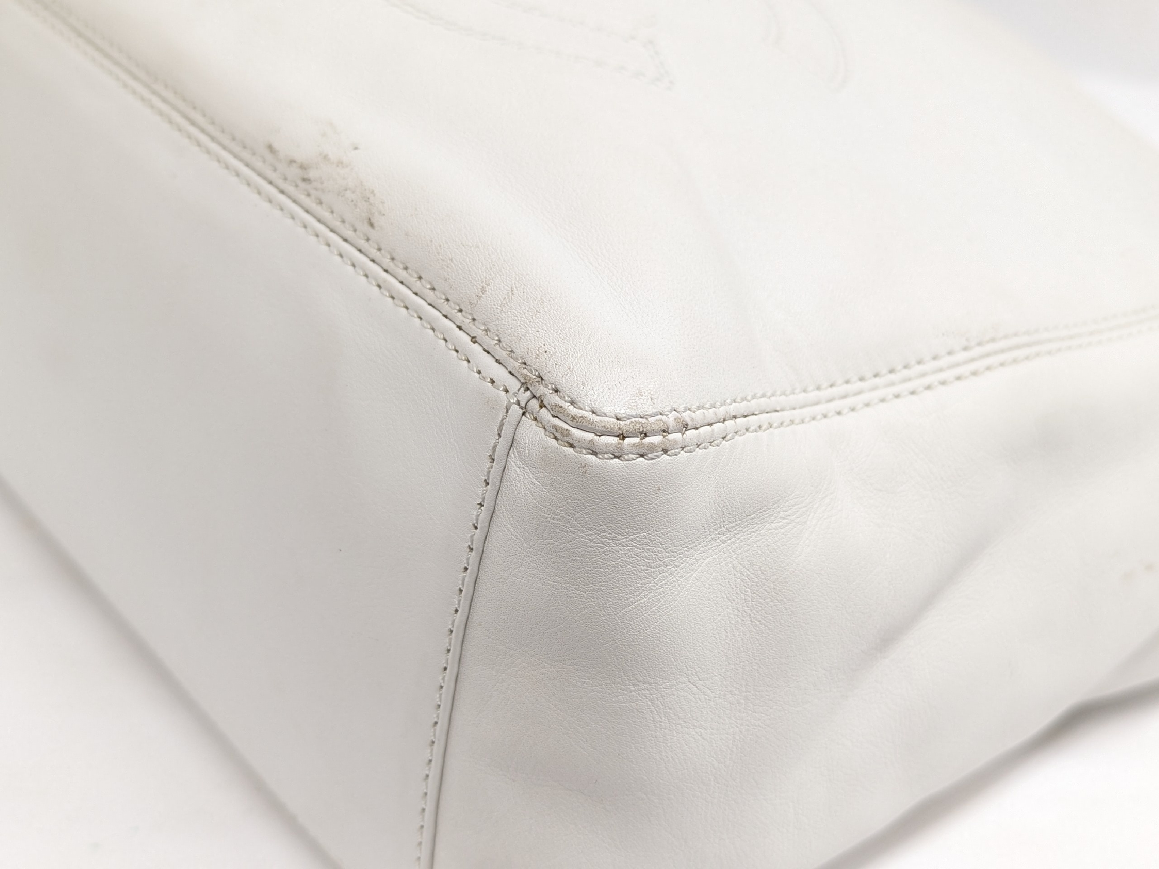 Calfskin Plastic Chain Tote Bag, White, Series 5 Tote Bag — view 4