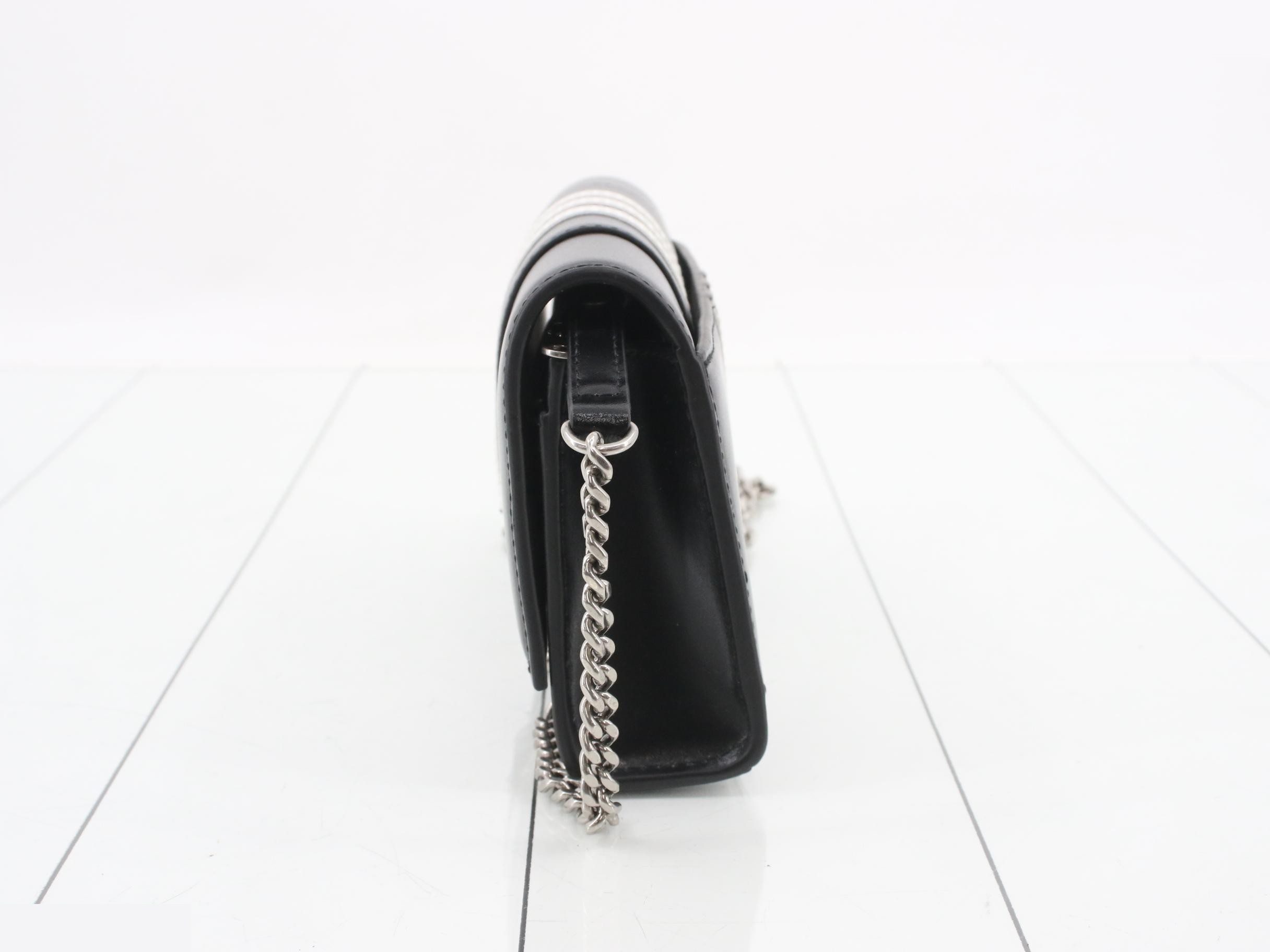 x Adidas Collaboration Hourglass Chain Shoulder Bag — view 3