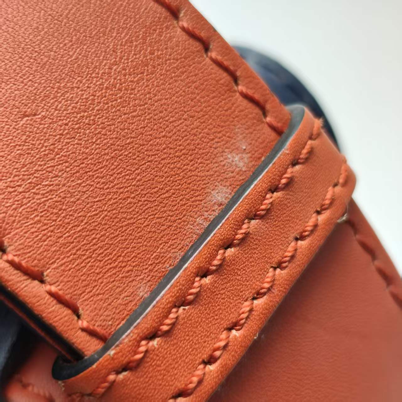 【*Shipped from: China*】BURBERRY Bucket Leather Shoulder Bag — view 11